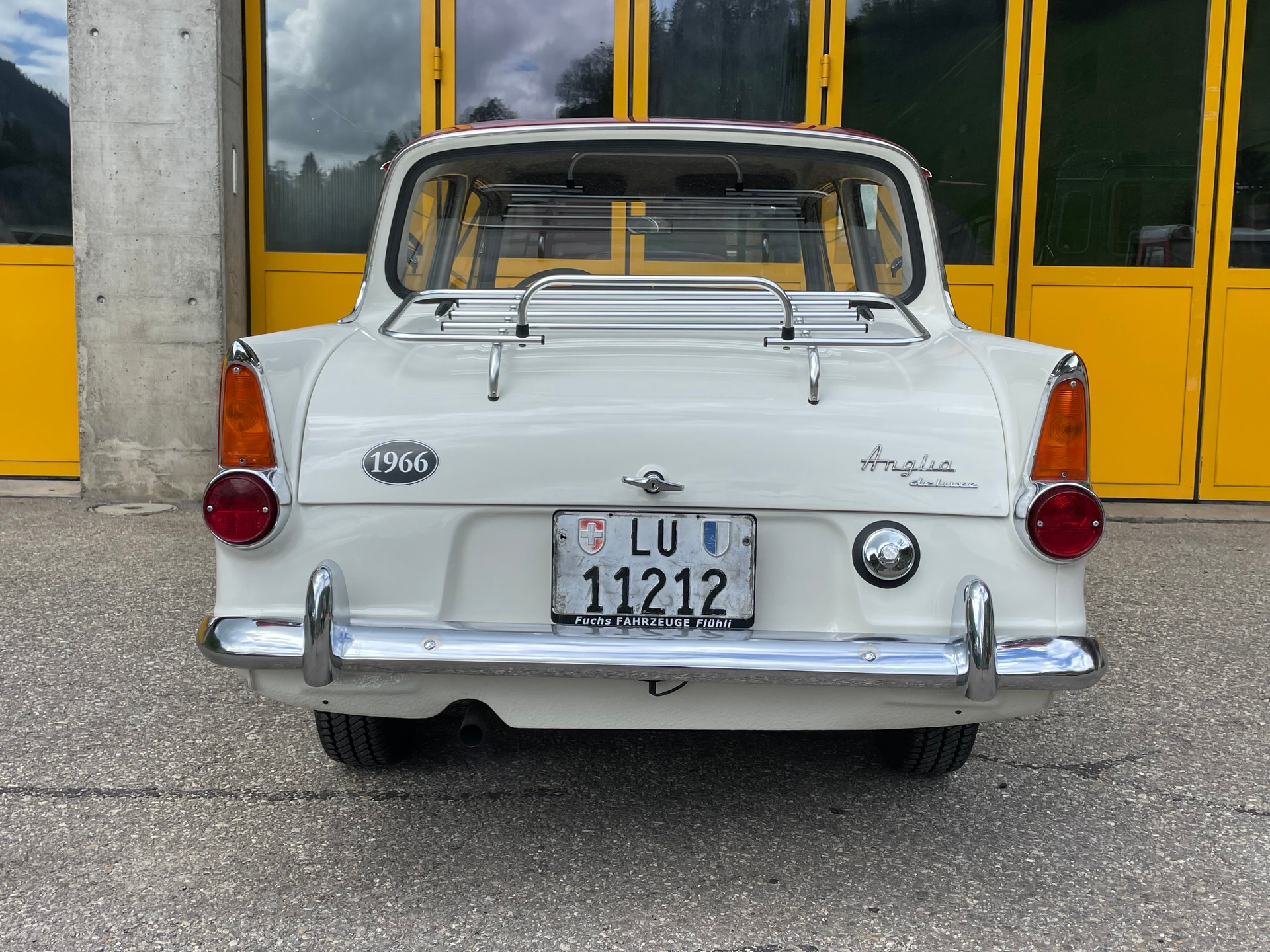 FORD 105 e Deluxe-image-5