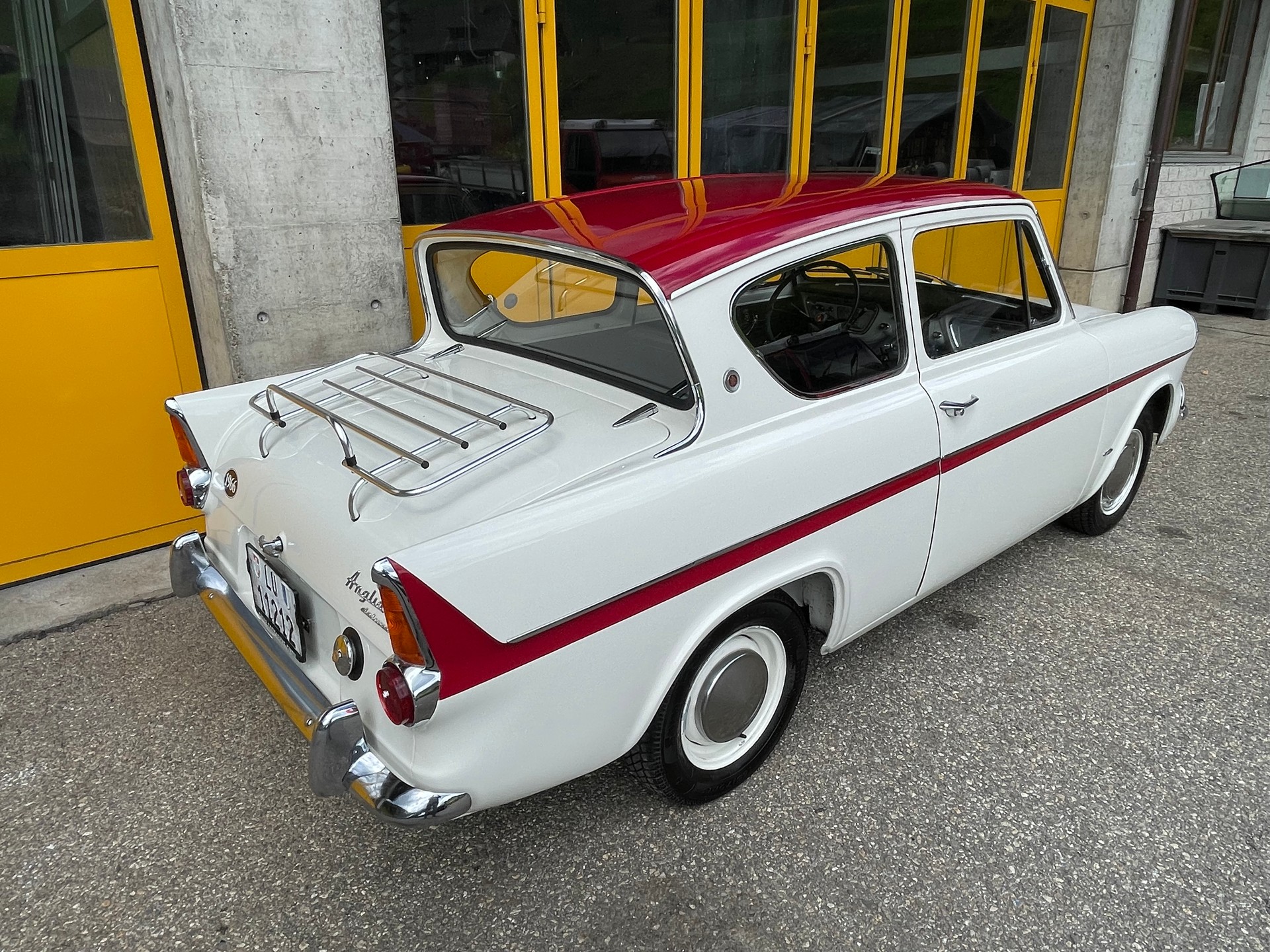 FORD 105 e Deluxe-image-8