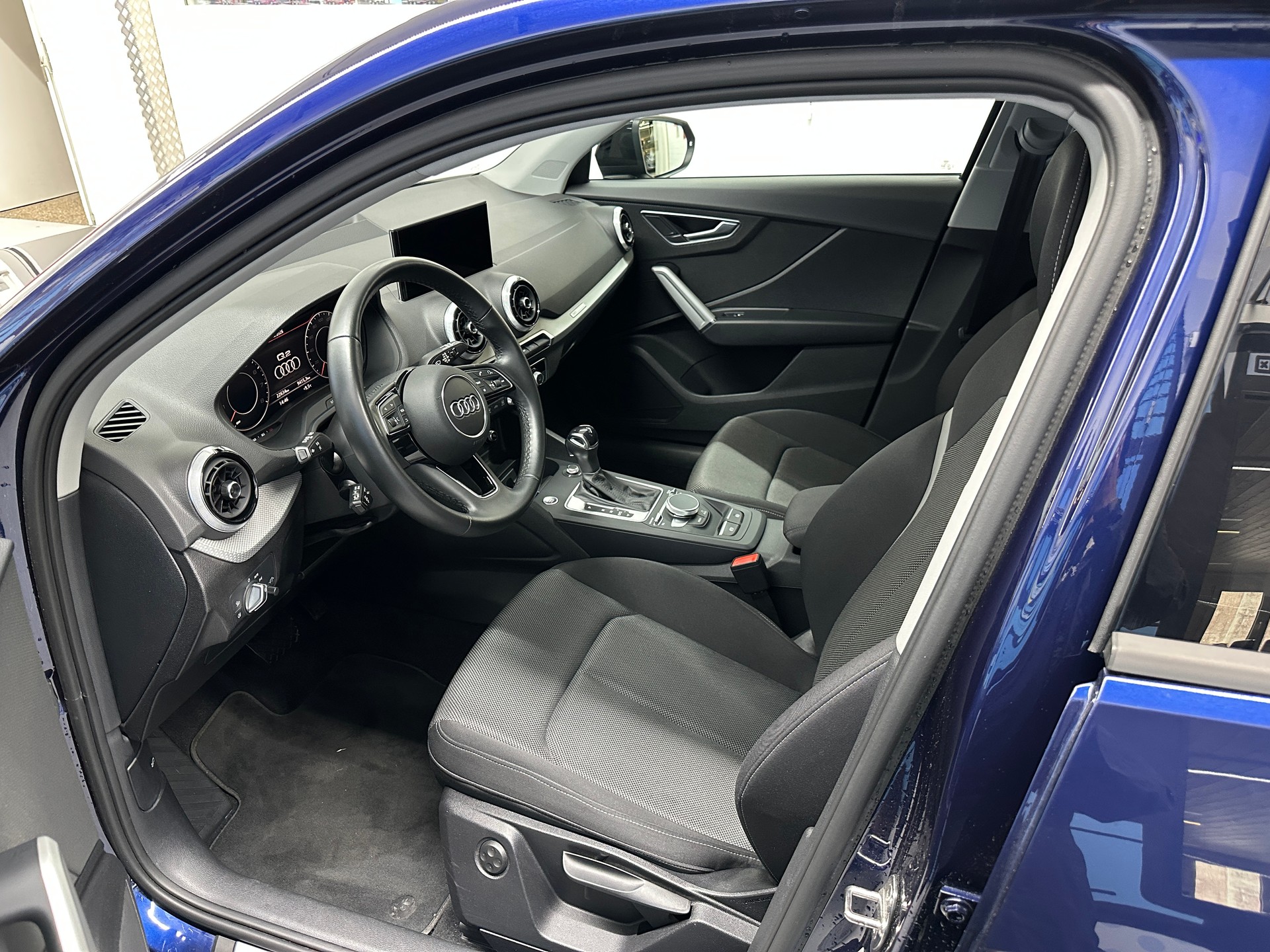 AUDI Q2 35 TFSI S line S-tronic-image-7