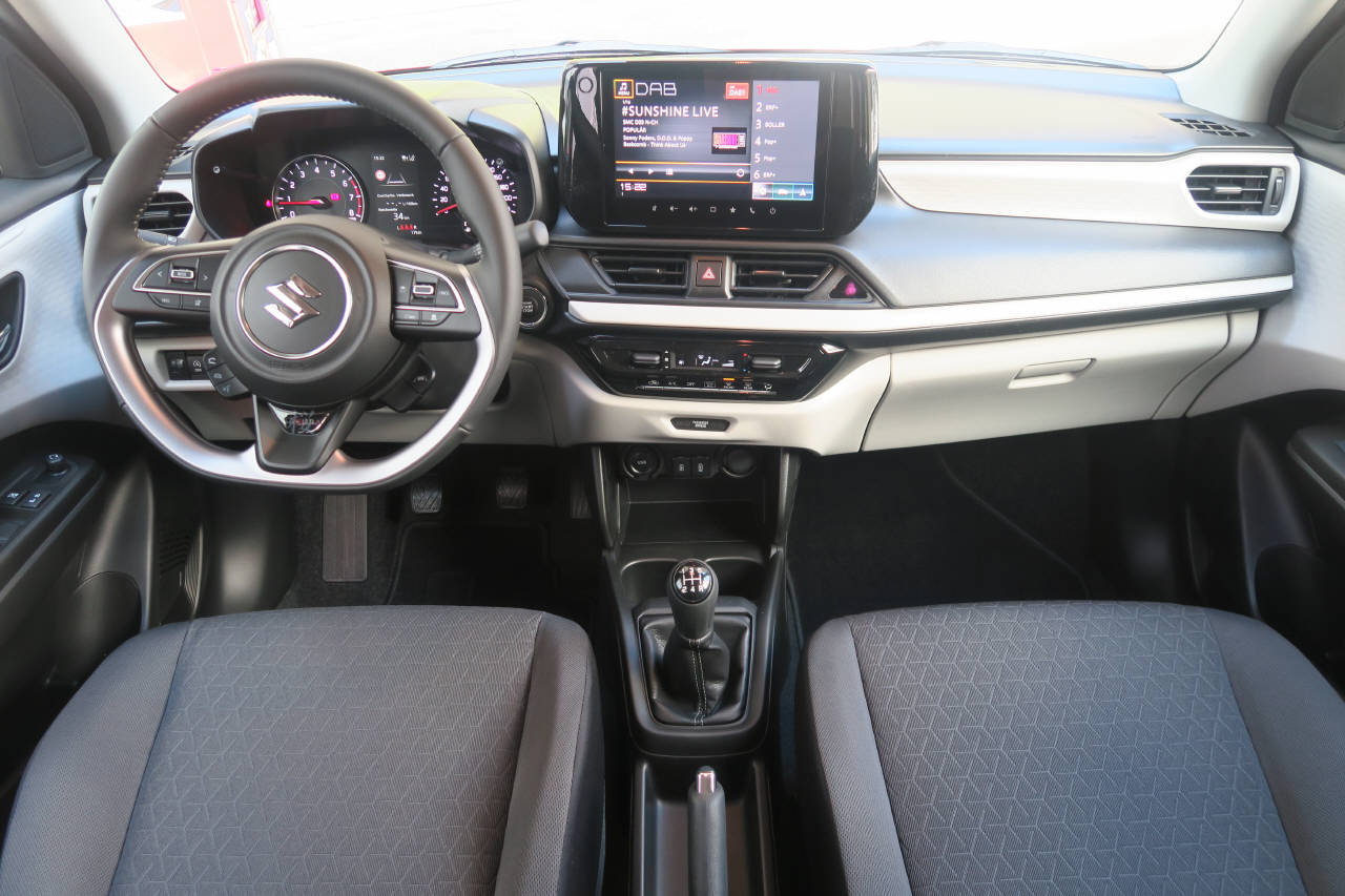 SUZUKI Swift 1.2 Sakura Hybrid 4x4-image-4