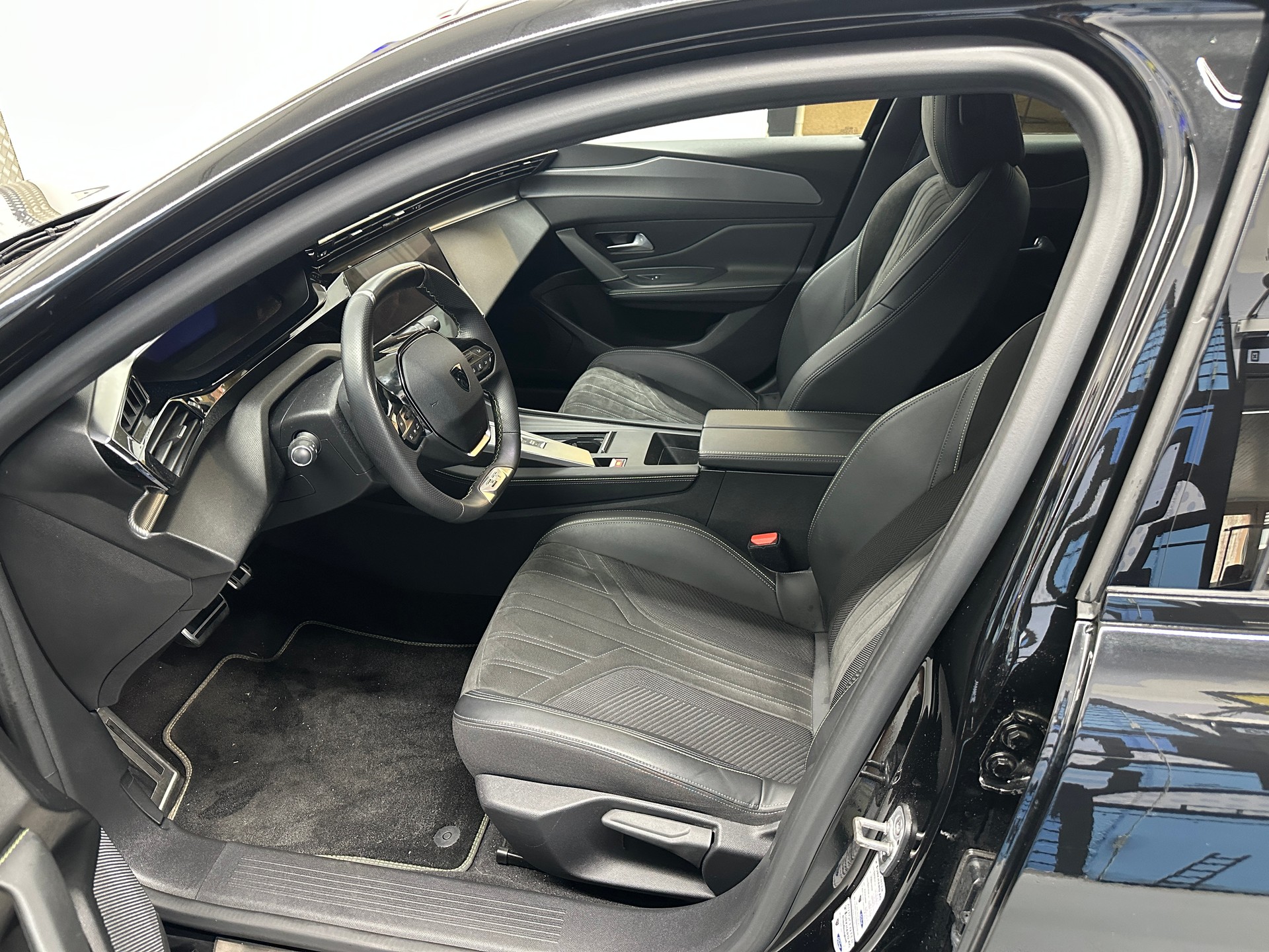 PEUGEOT 308 1.6 PHEV 180 GT-image-7