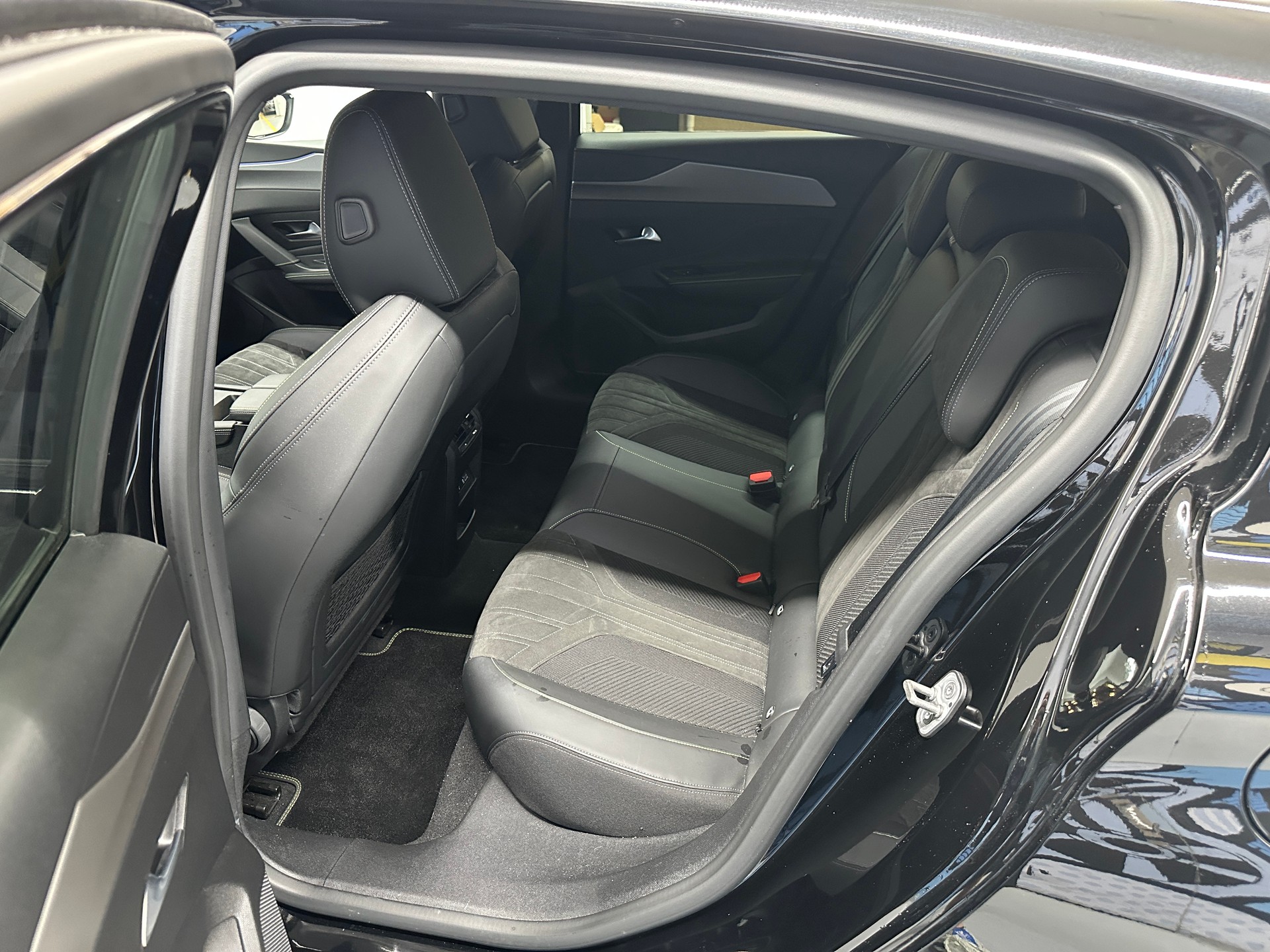 PEUGEOT 308 1.6 PHEV 180 GT-image-8