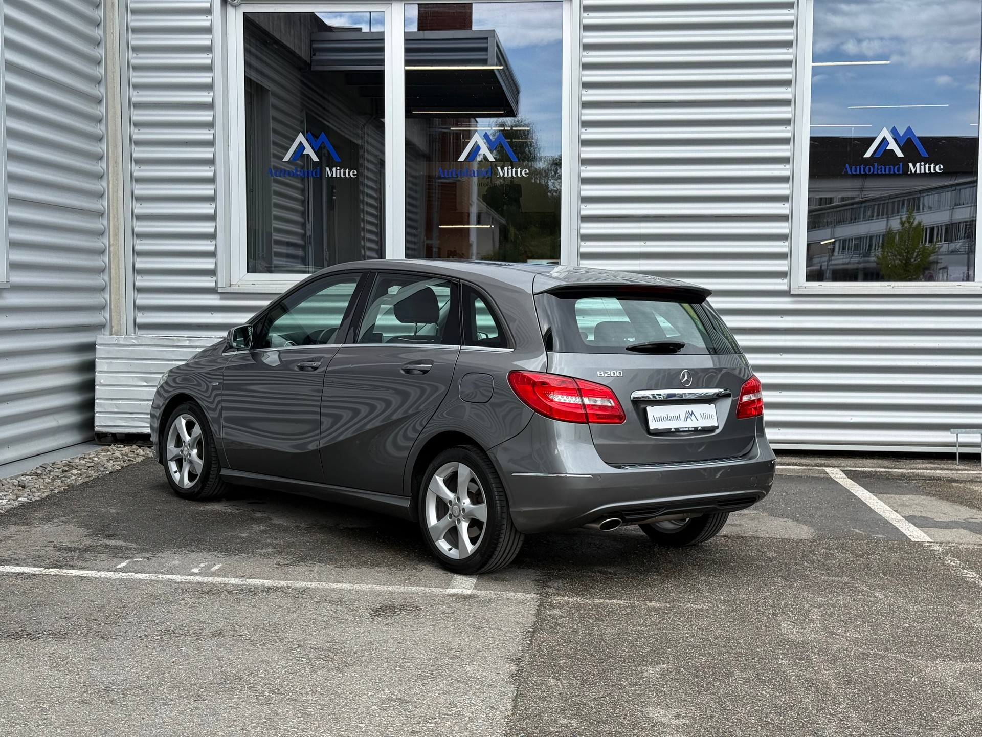 MERCEDES-BENZ B 200 7G-DCT-image-4