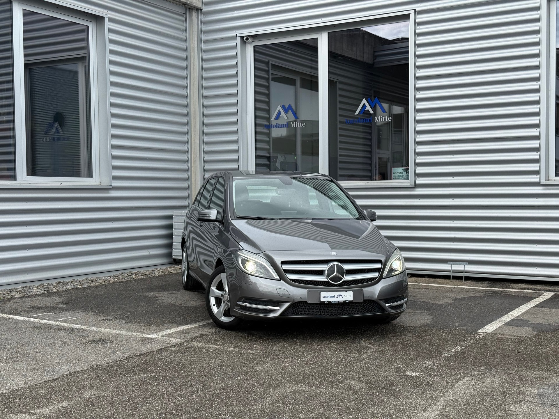 MERCEDES-BENZ B 200 7G-DCT
