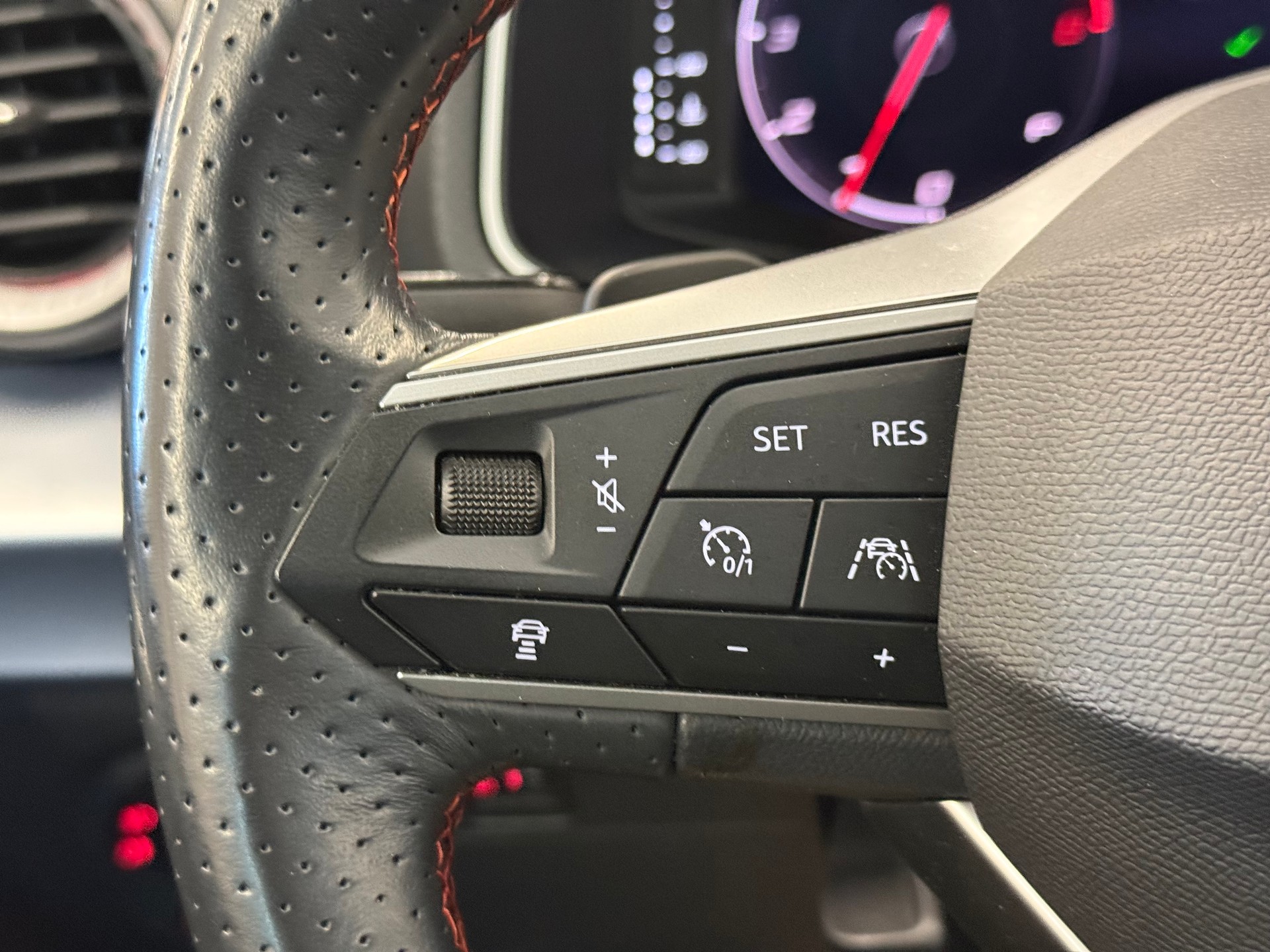 SEAT Ibiza 1.0 EcoTSI FR DSG °° 5 Jahre / 100'000 KM Seat-Garantie °°-image-18