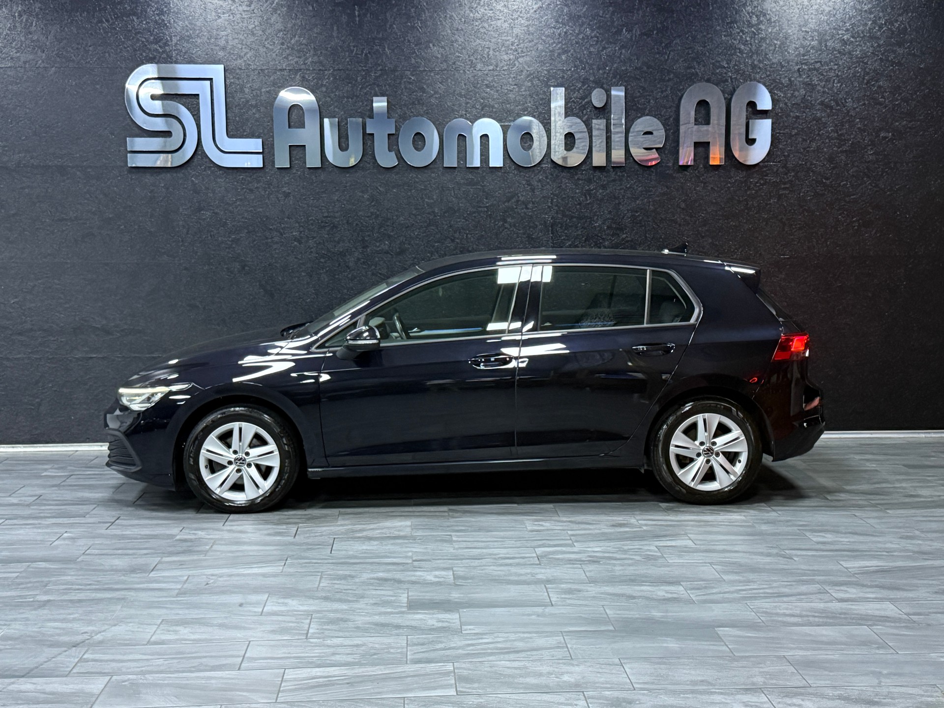 VW Golf 2.0 TDI Style DSG-showroom-element-3