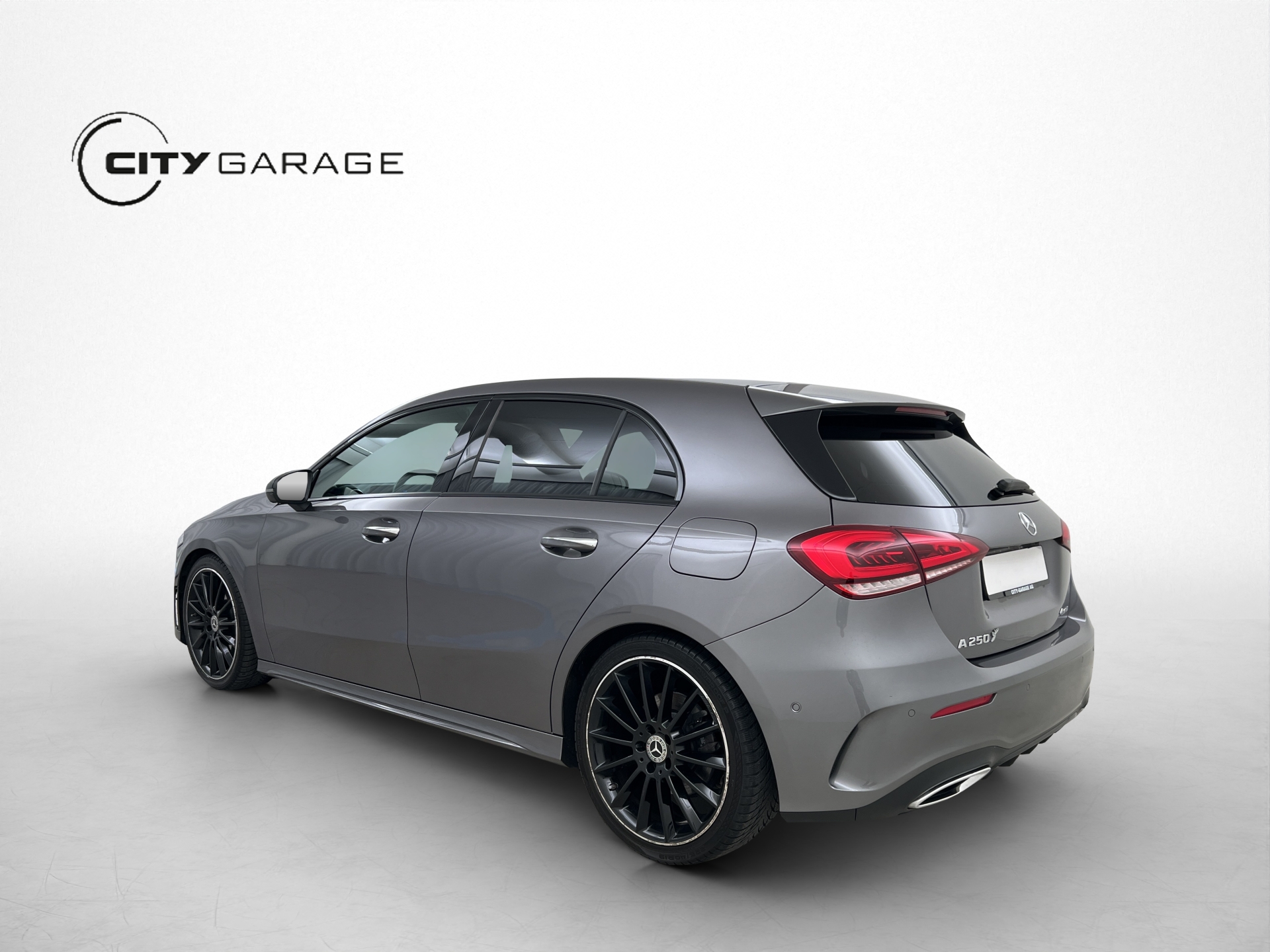 MERCEDES-BENZ A 250 AMG Line 4-image-1