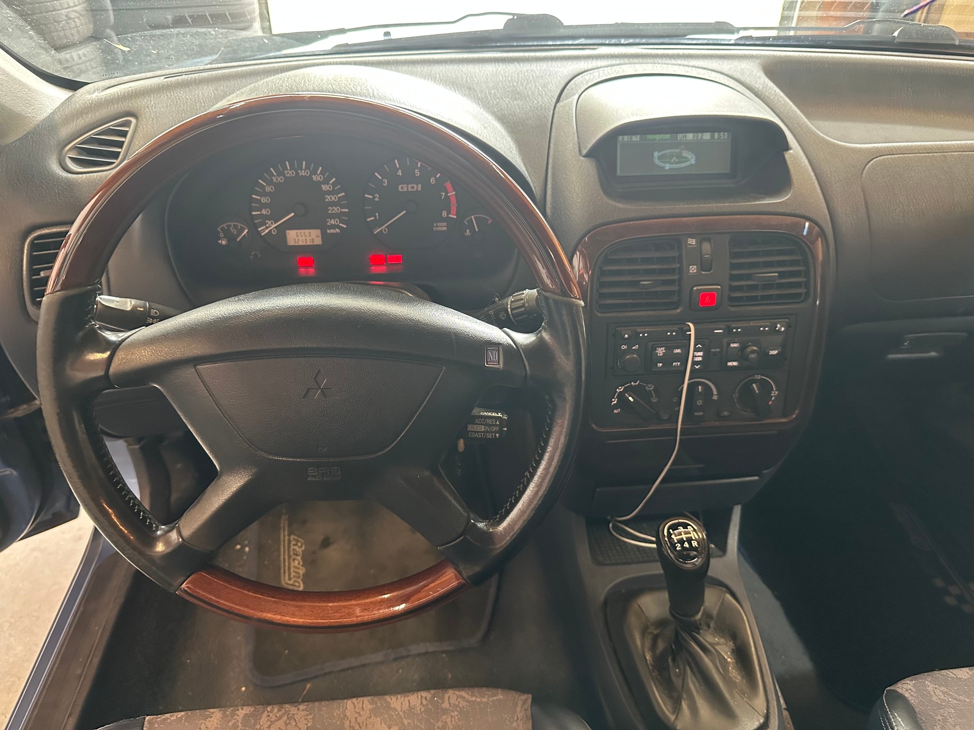 MITSUBISHI Carisma 1.8 GDI Classic mit Klima/Läuft alles soweit!Verkauf ab Platz-image-17