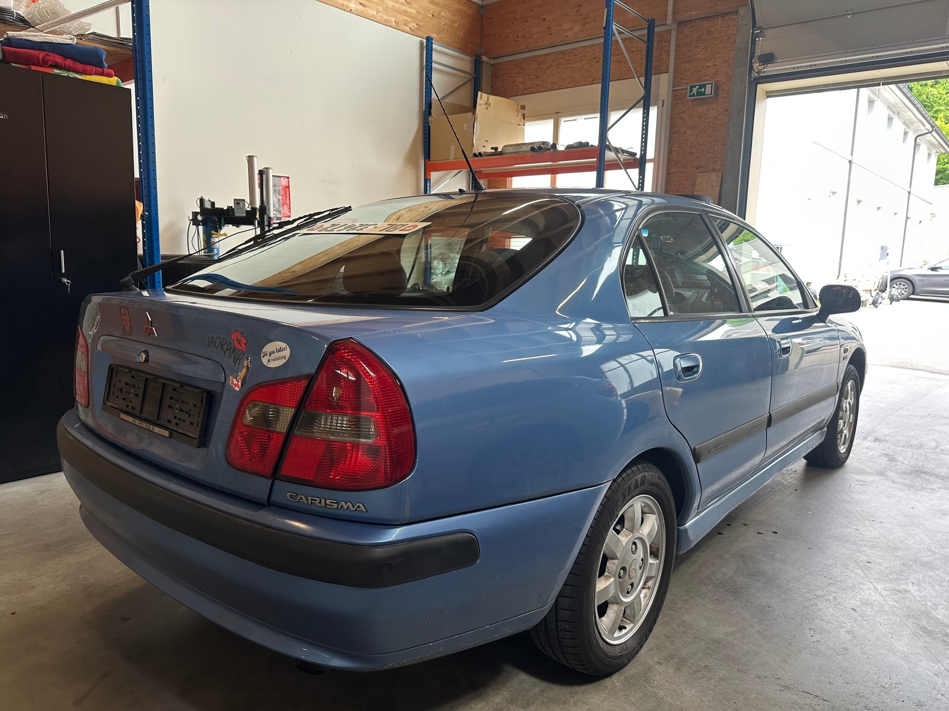 MITSUBISHI Carisma 1.8 GDI Classic mit Klima/Läuft alles soweit!Verkauf ab Platz-image-3