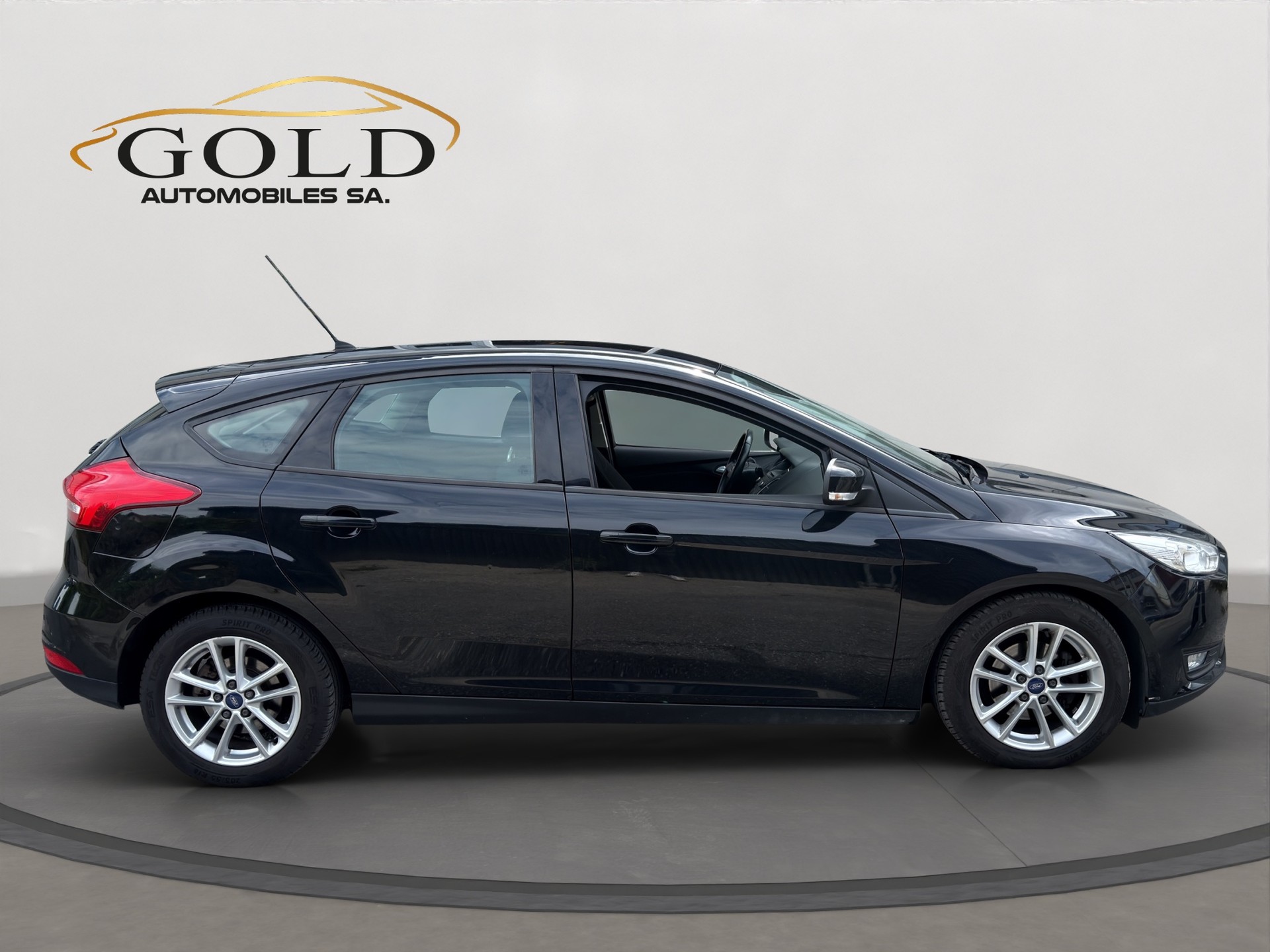 FORD Focus 1.0 SCTi Business-image-11