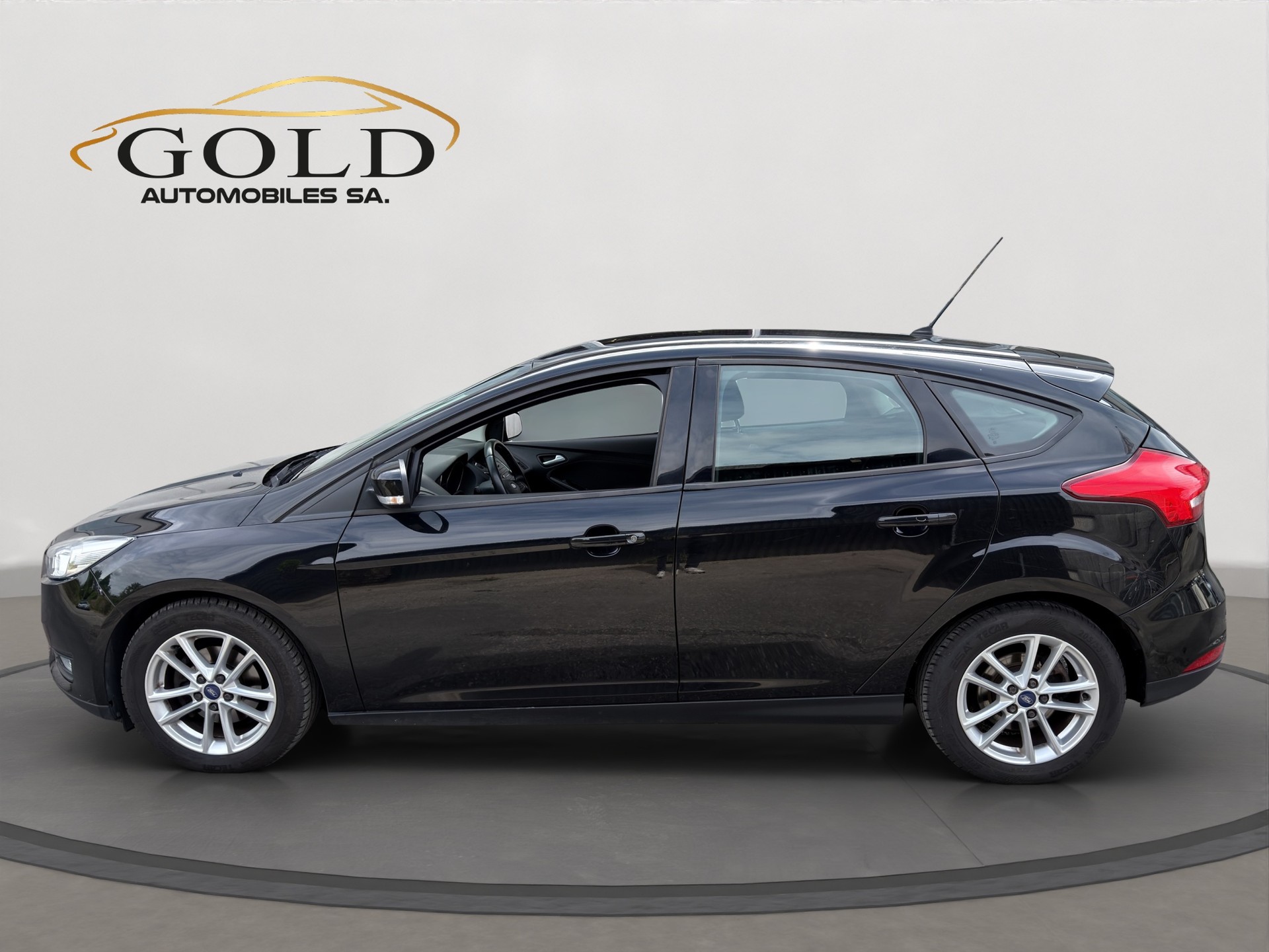 FORD Focus 1.0 SCTi Business-image-10