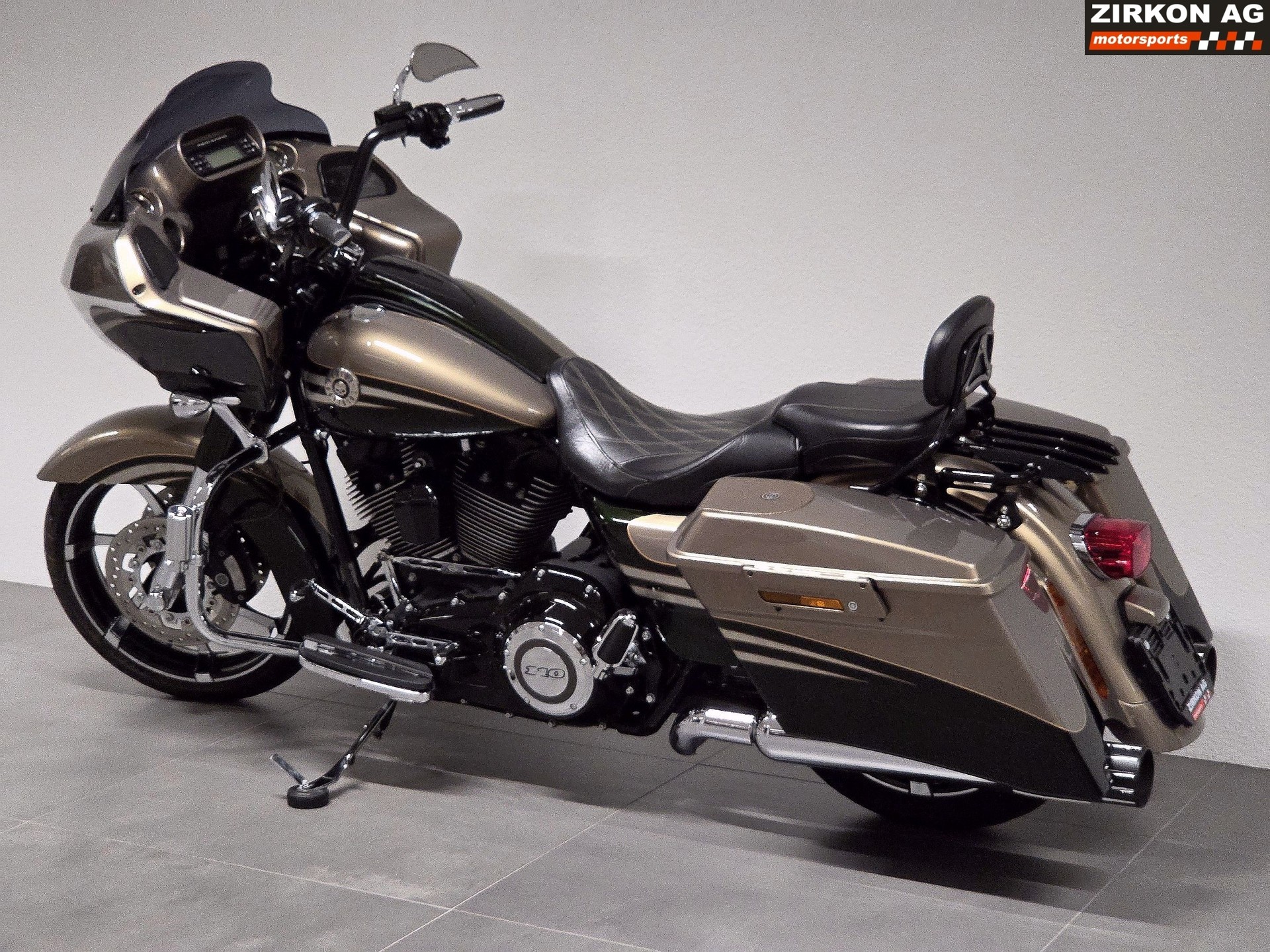HARLEY-DAVIDSON FLTRXSE Road Glide Custom ABS CVO-image-10