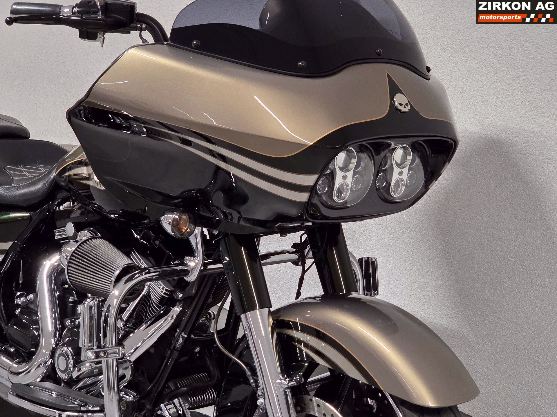 HARLEY-DAVIDSON FLTRXSE Road Glide Custom ABS CVO-showroom-element-3
