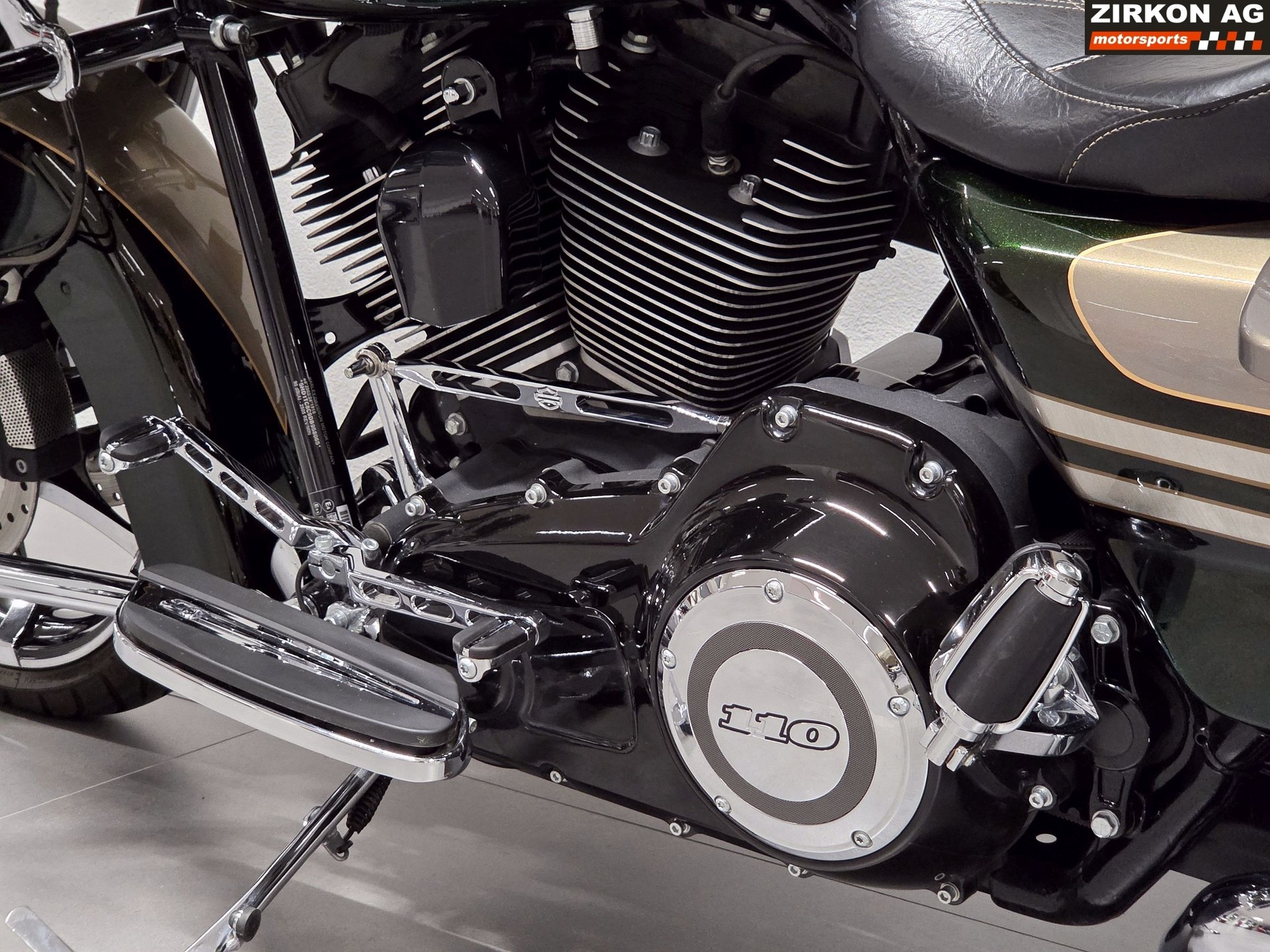 HARLEY-DAVIDSON FLTRXSE Road Glide Custom ABS CVO-image-13