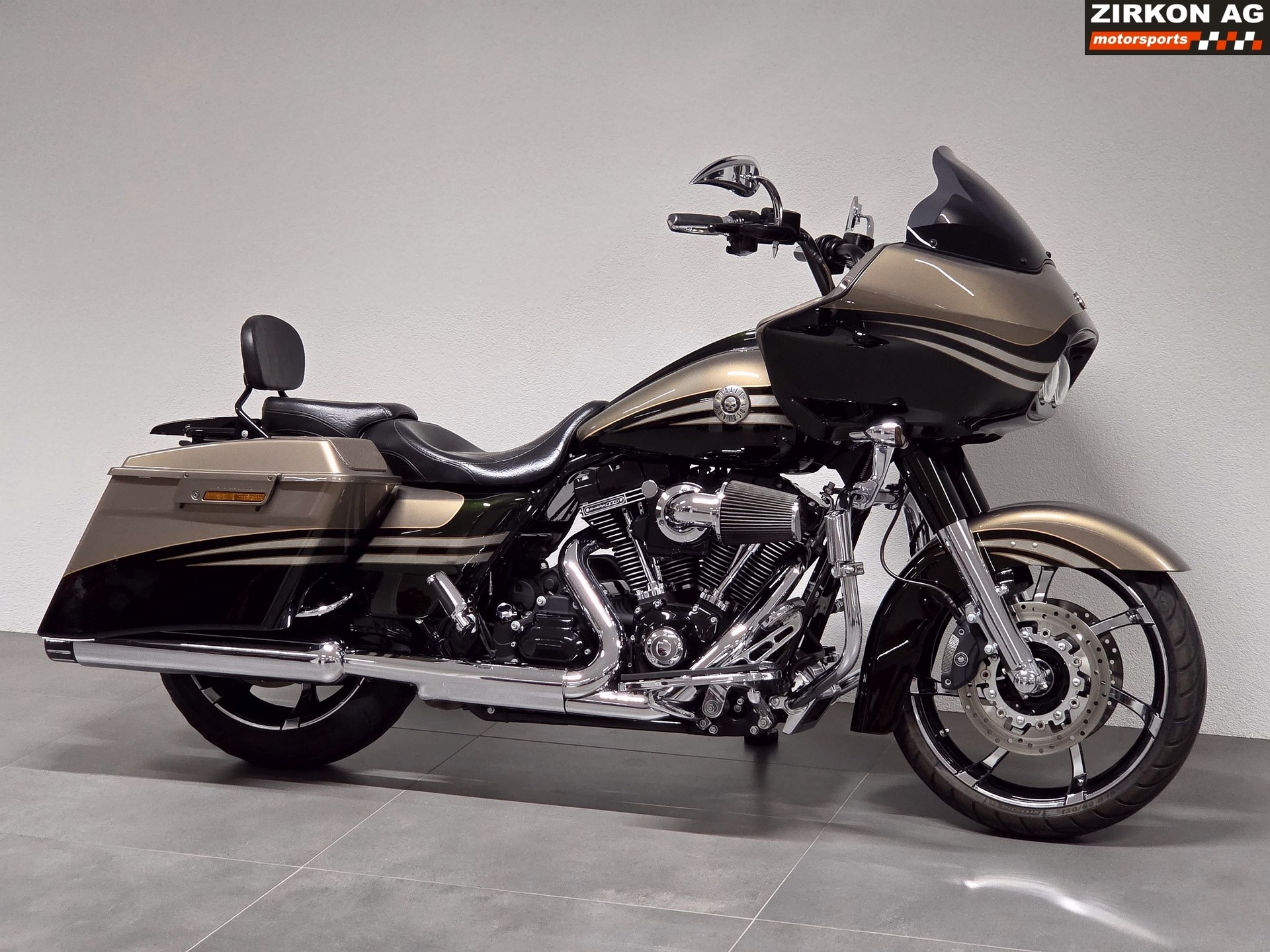 HARLEY-DAVIDSON FLTRXSE Road Glide Custom ABS CVO-showroom-element-1