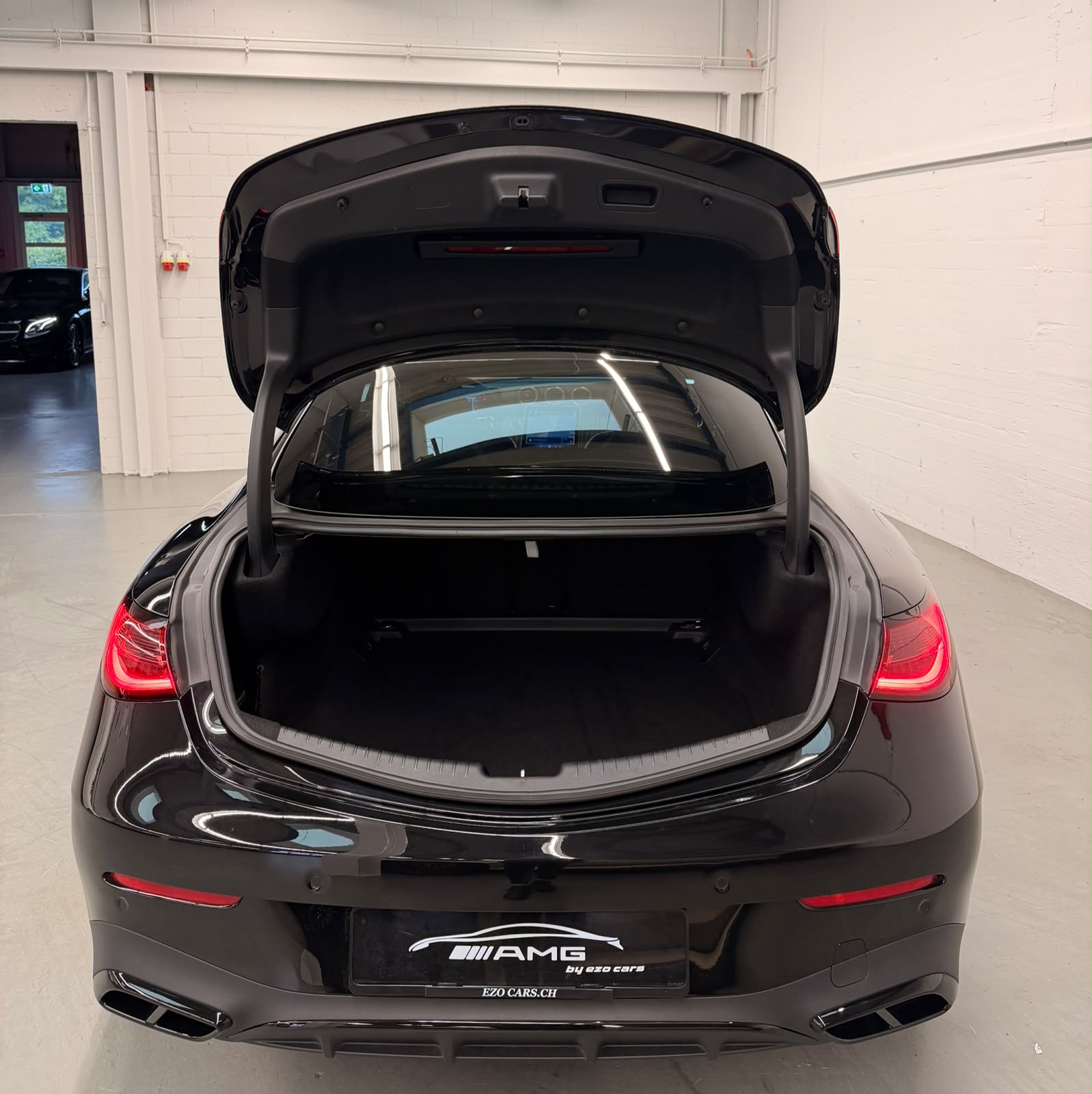MERCEDES-BENZ CLE 200 Coupé All Black Performance 4Matic 9G-Tronic-image-9