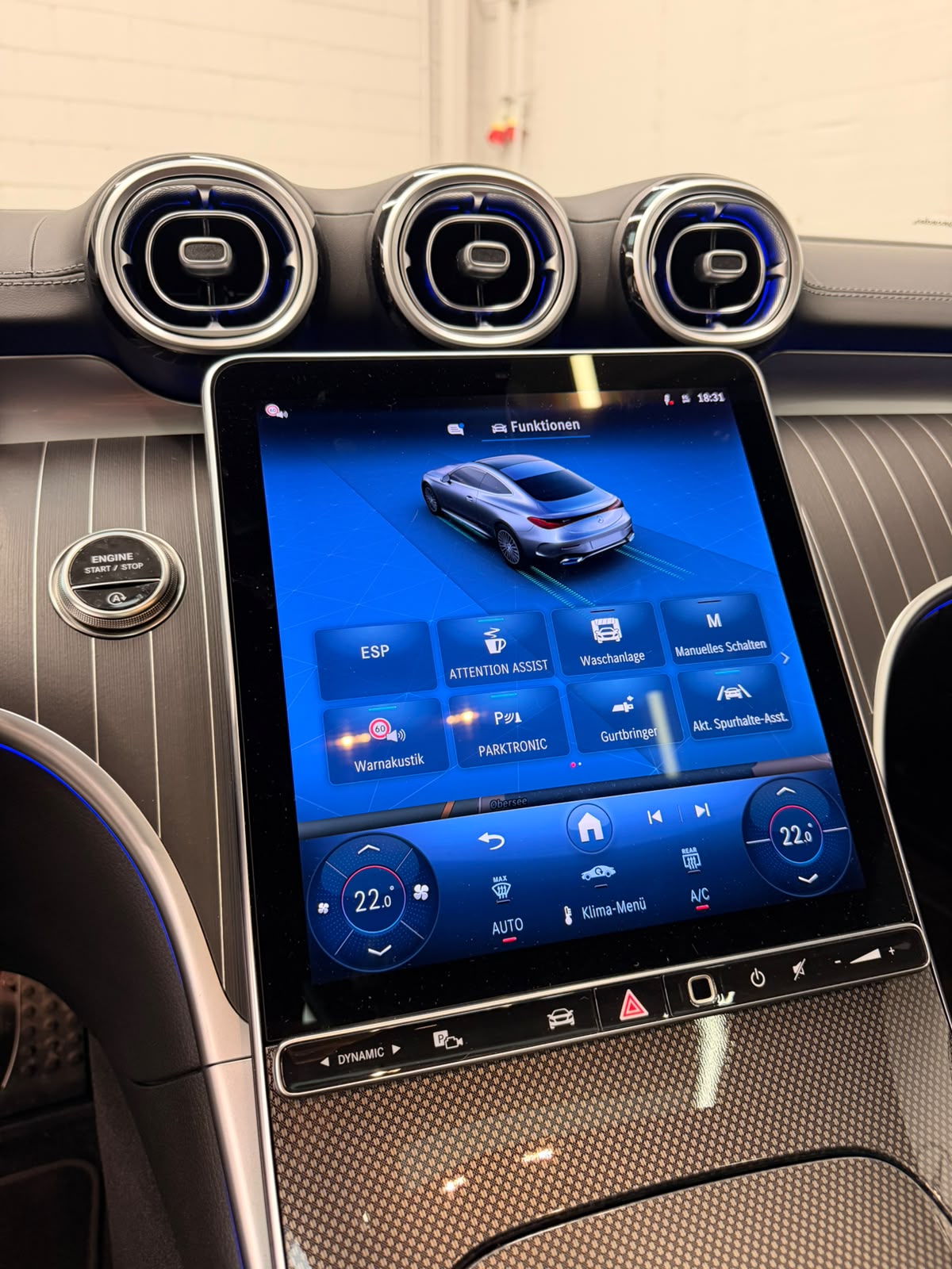 MERCEDES-BENZ CLE 200 Coupé All Black Performance 4Matic 9G-Tronic-image-16