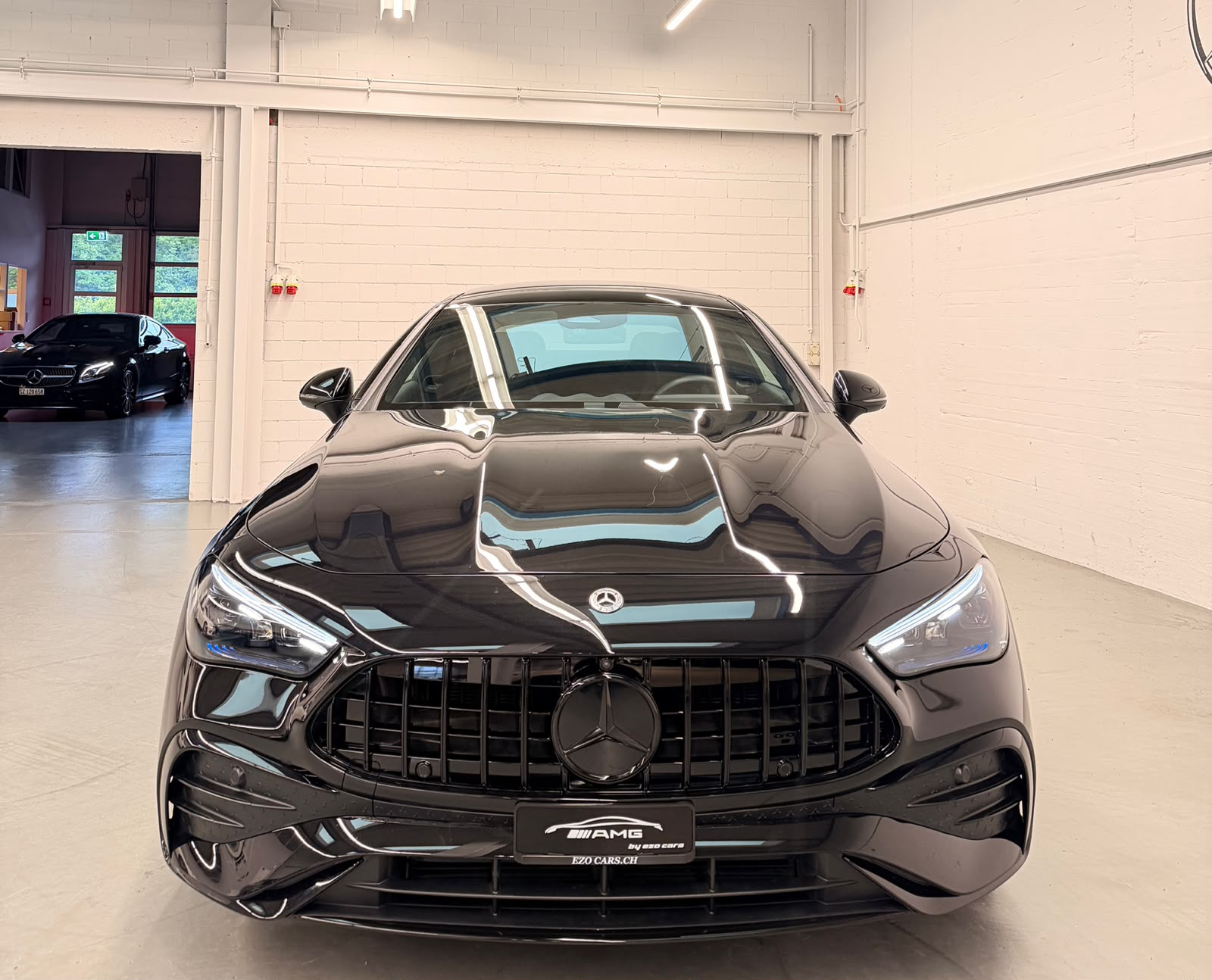 MERCEDES-BENZ CLE 200 Coupé All Black Performance 4Matic 9G-Tronic-image-4