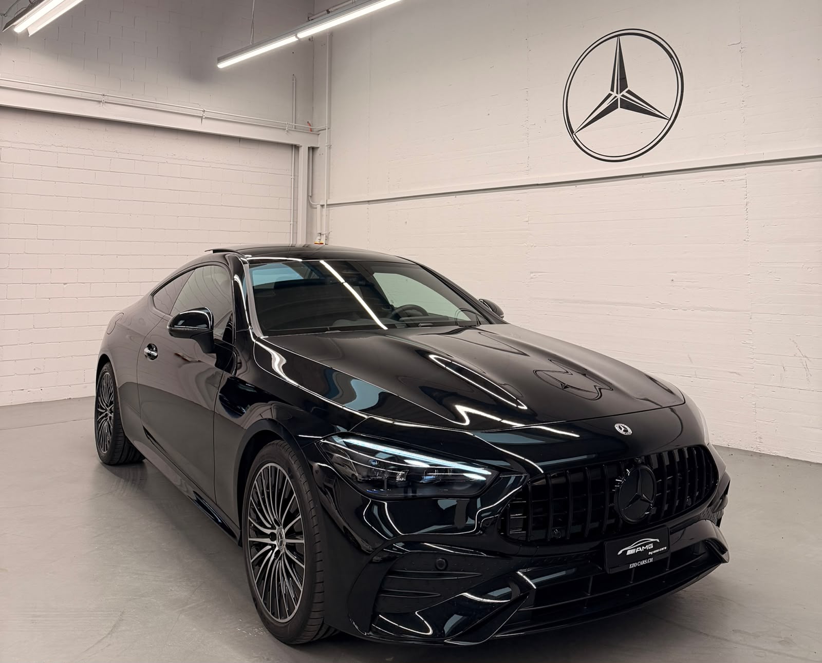 MERCEDES-BENZ CLE 200 Coupé All Black Performance 4Matic 9G-Tronic-showroom-element-1