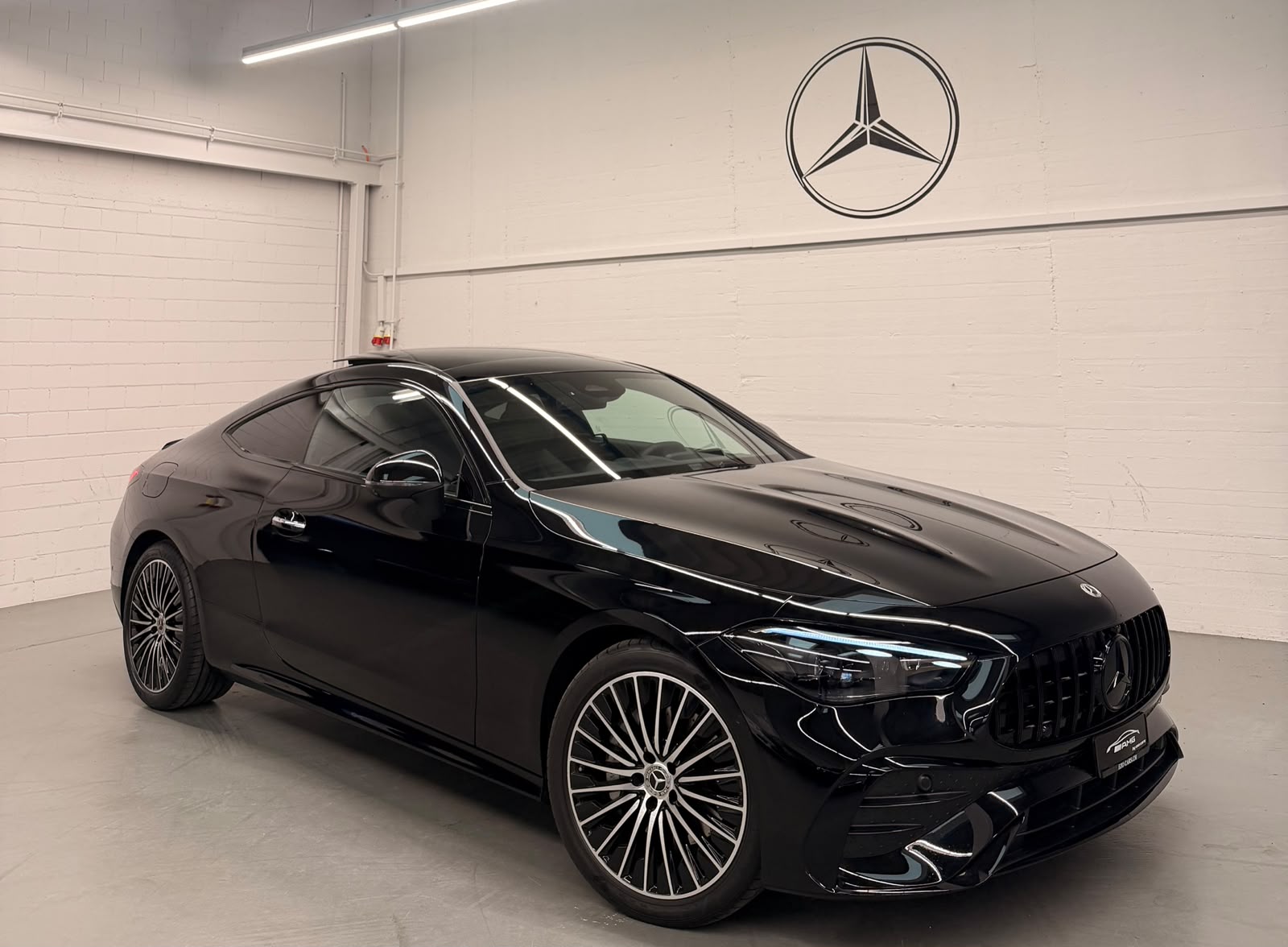 MERCEDES-BENZ CLE 200 Coupé All Black Performance 4Matic 9G-Tronic-showroom-element-2