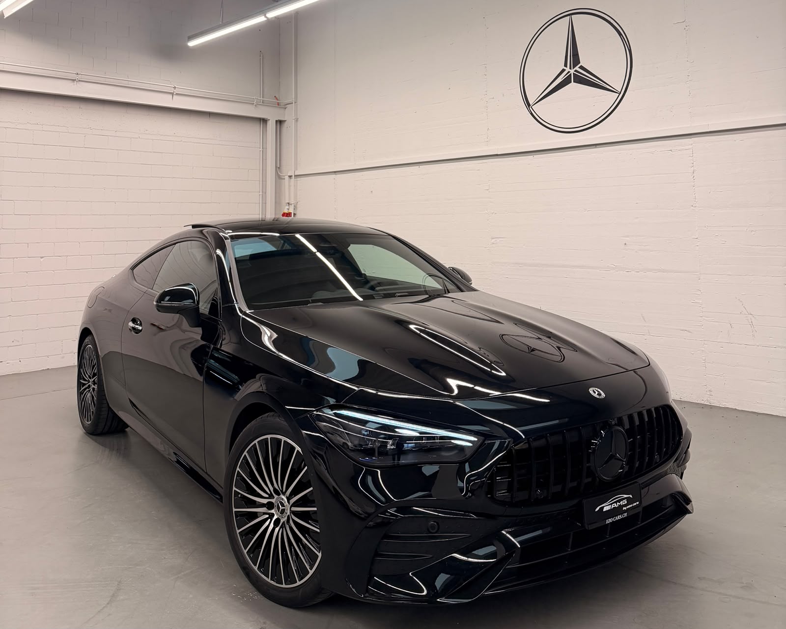 MERCEDES-BENZ CLE 200 Coupé All Black Performance 4Matic 9G-Tronic-showroom-element-3