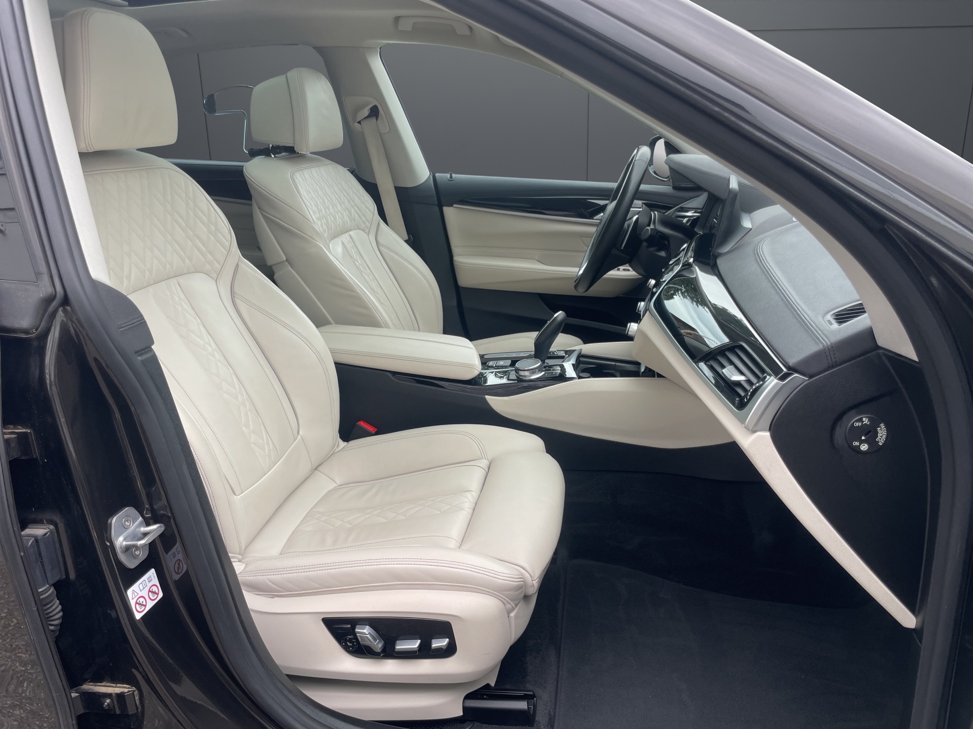 BMW 640d GT xDrive Luxury Line Steptronic-image-7