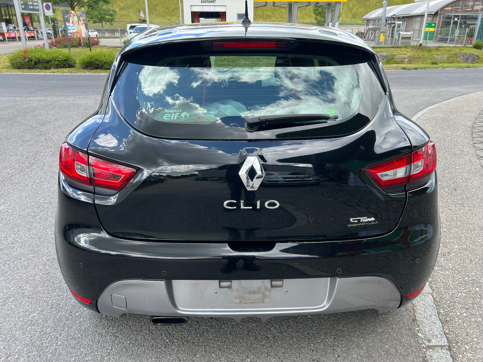 RENAULT Clio 0.9 12V Swiss Edition-image-5