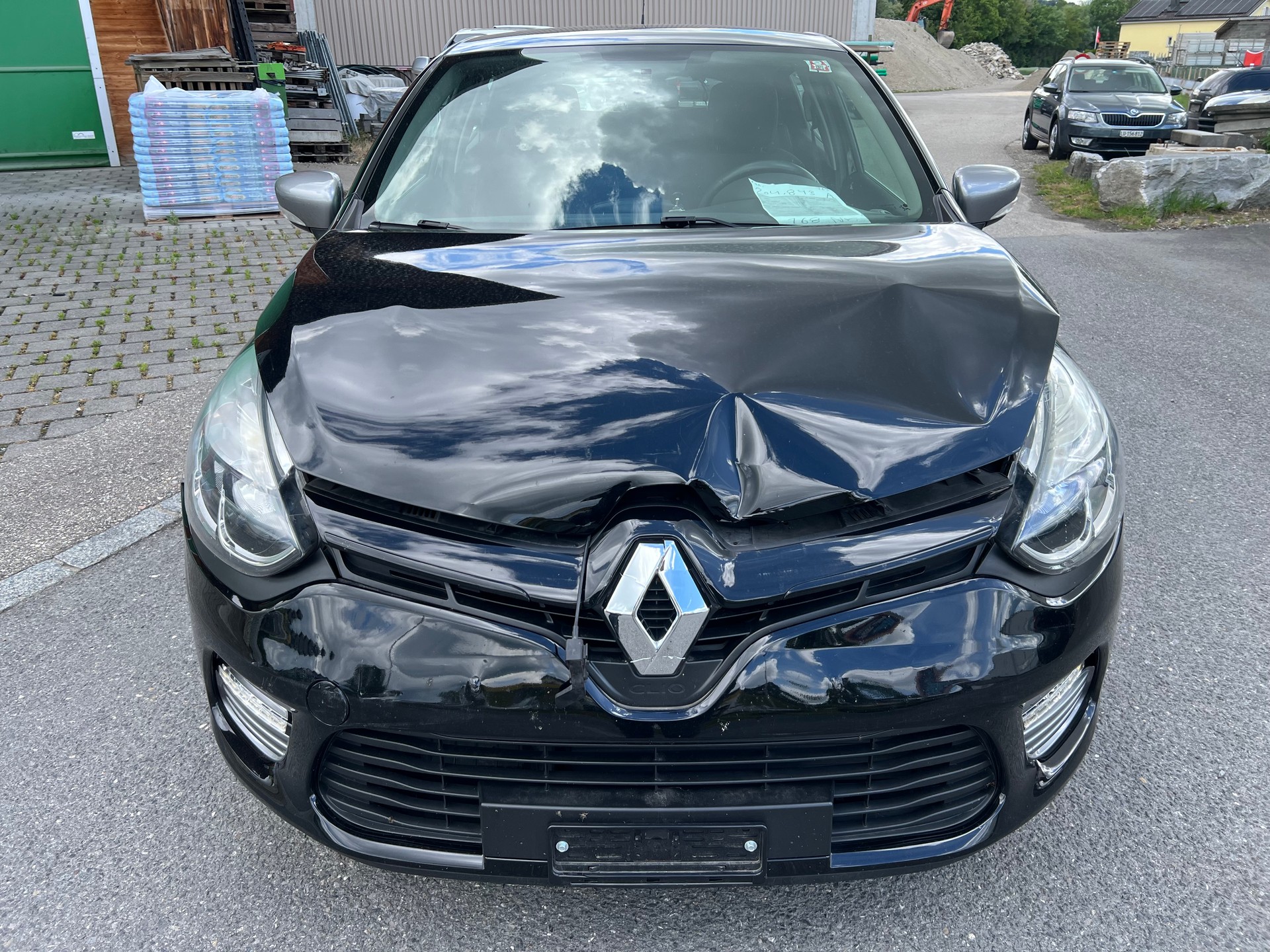 RENAULT Clio 0.9 12V Swiss Edition-image-0