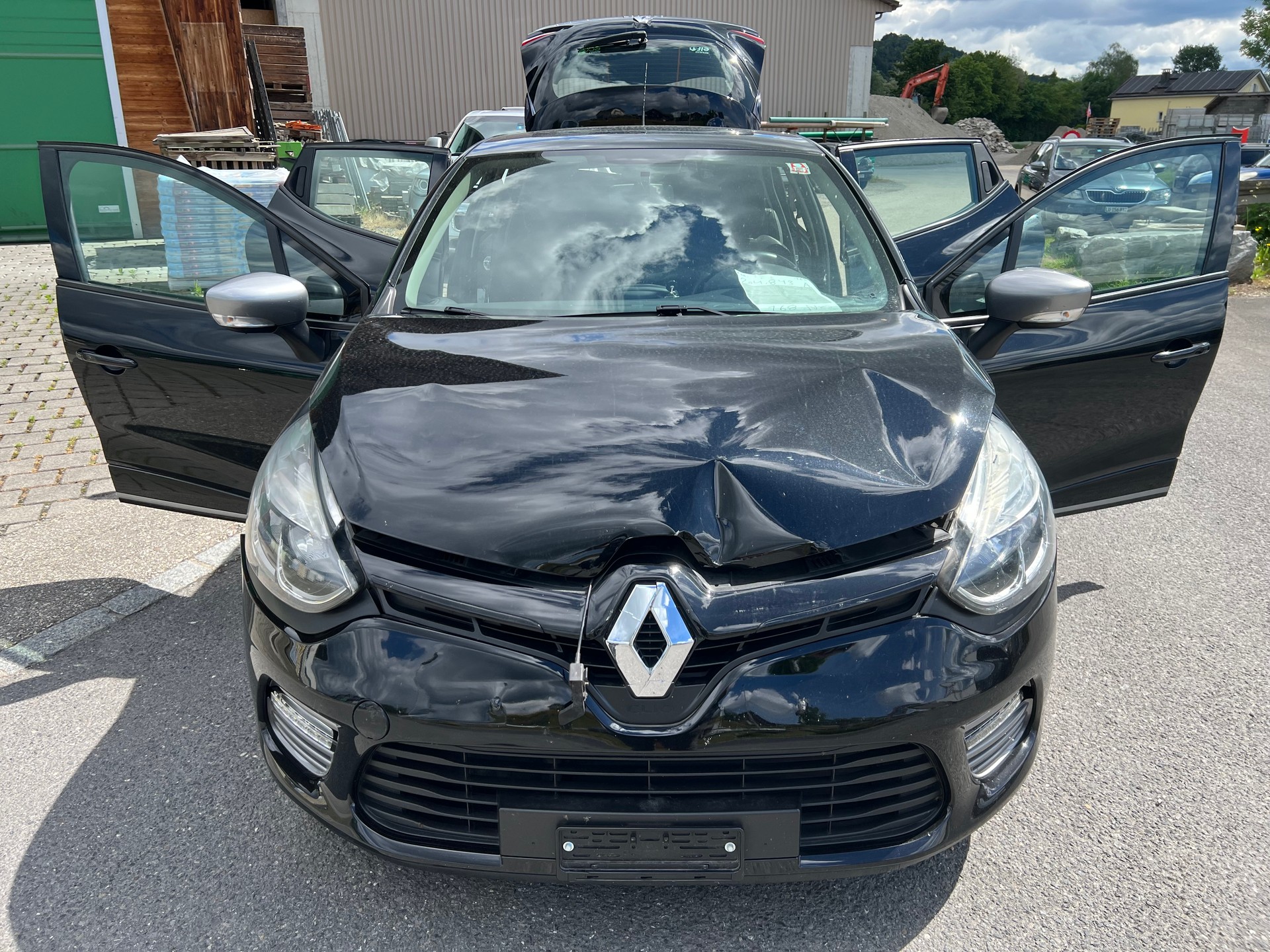 RENAULT Clio 0.9 12V Swiss Edition-image-7
