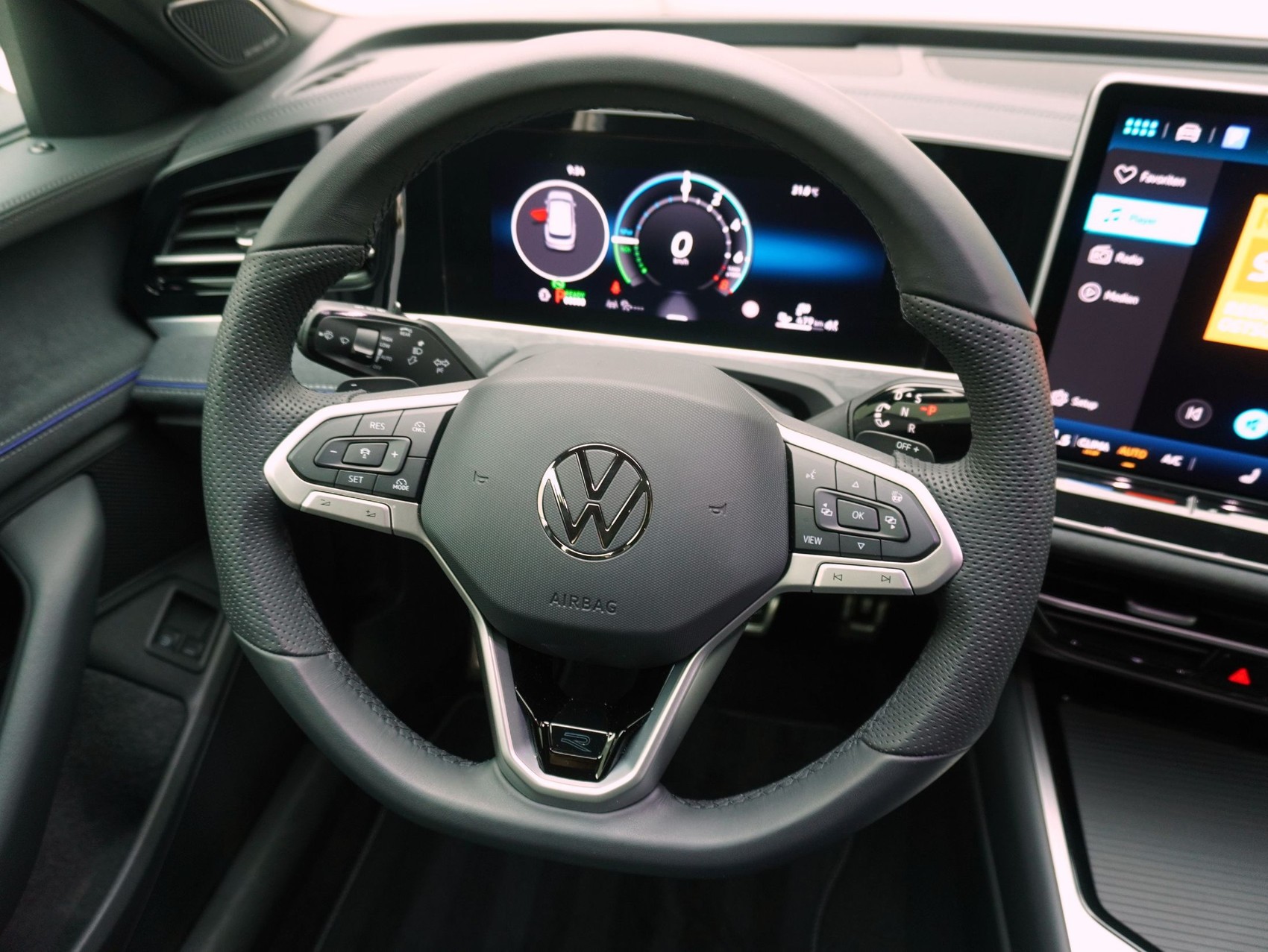 VW Passat Variant 1.5 TSI DSG Plug-in-Hybrid R-Line-image-12
