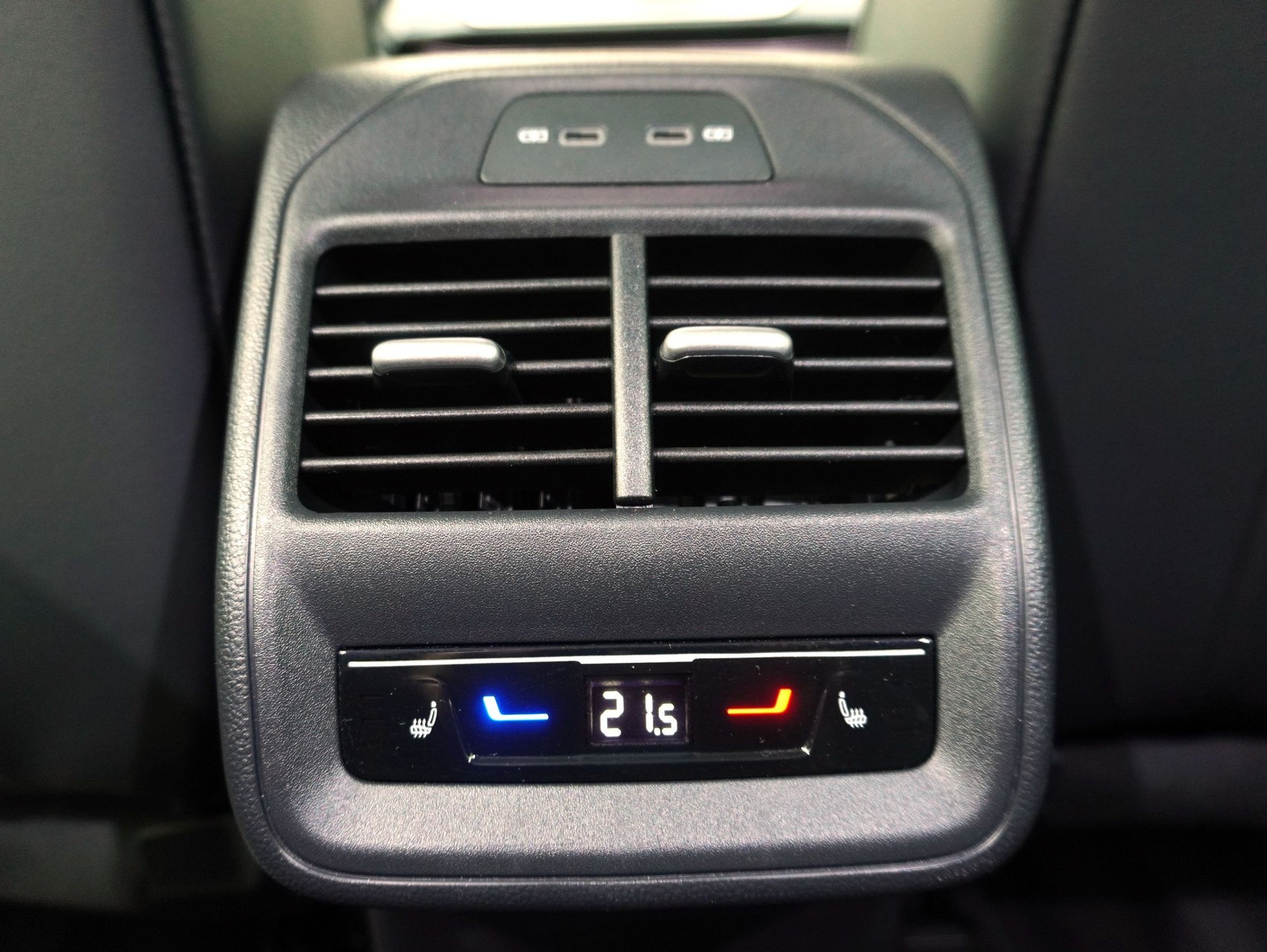 VW Passat Variant 1.5 TSI DSG Plug-in-Hybrid R-Line-image-14
