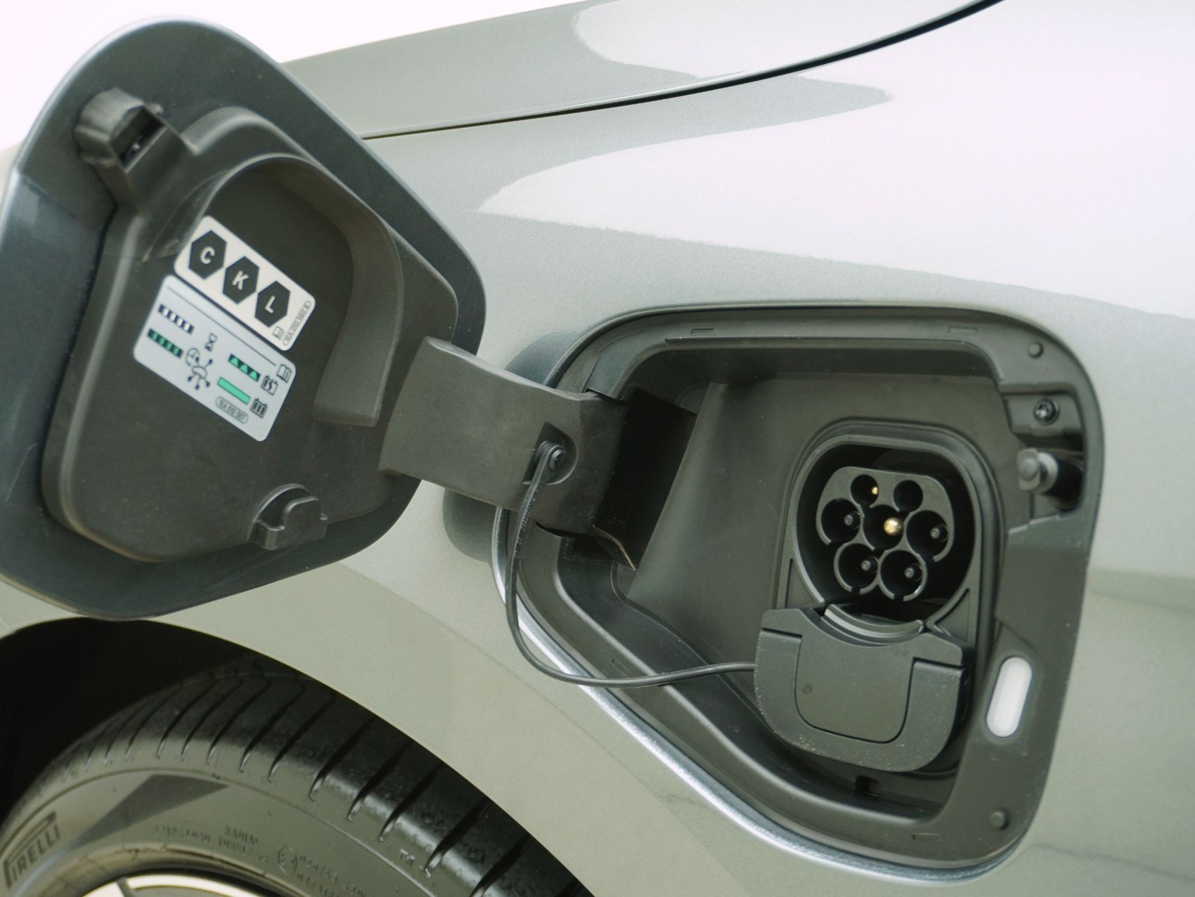 VW Passat Variant 1.5 TSI DSG Plug-in-Hybrid R-Line-image-3