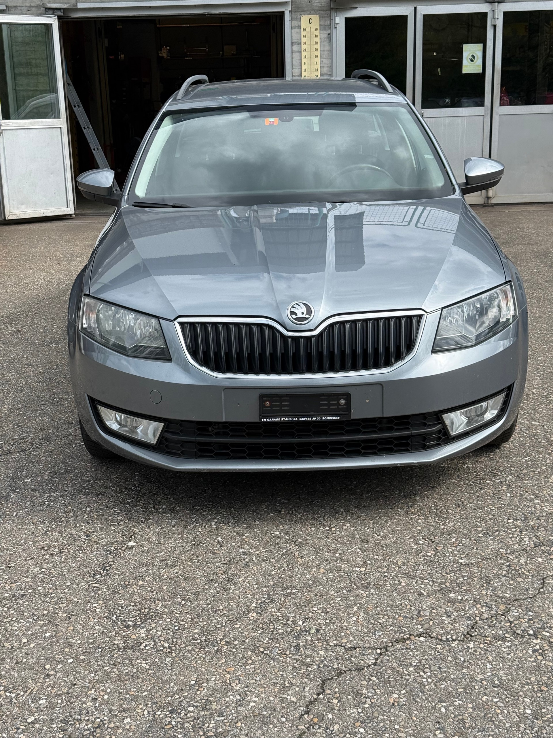 SKODA Octavia Combi 1.6 TDI Elegance 4x4-image-2