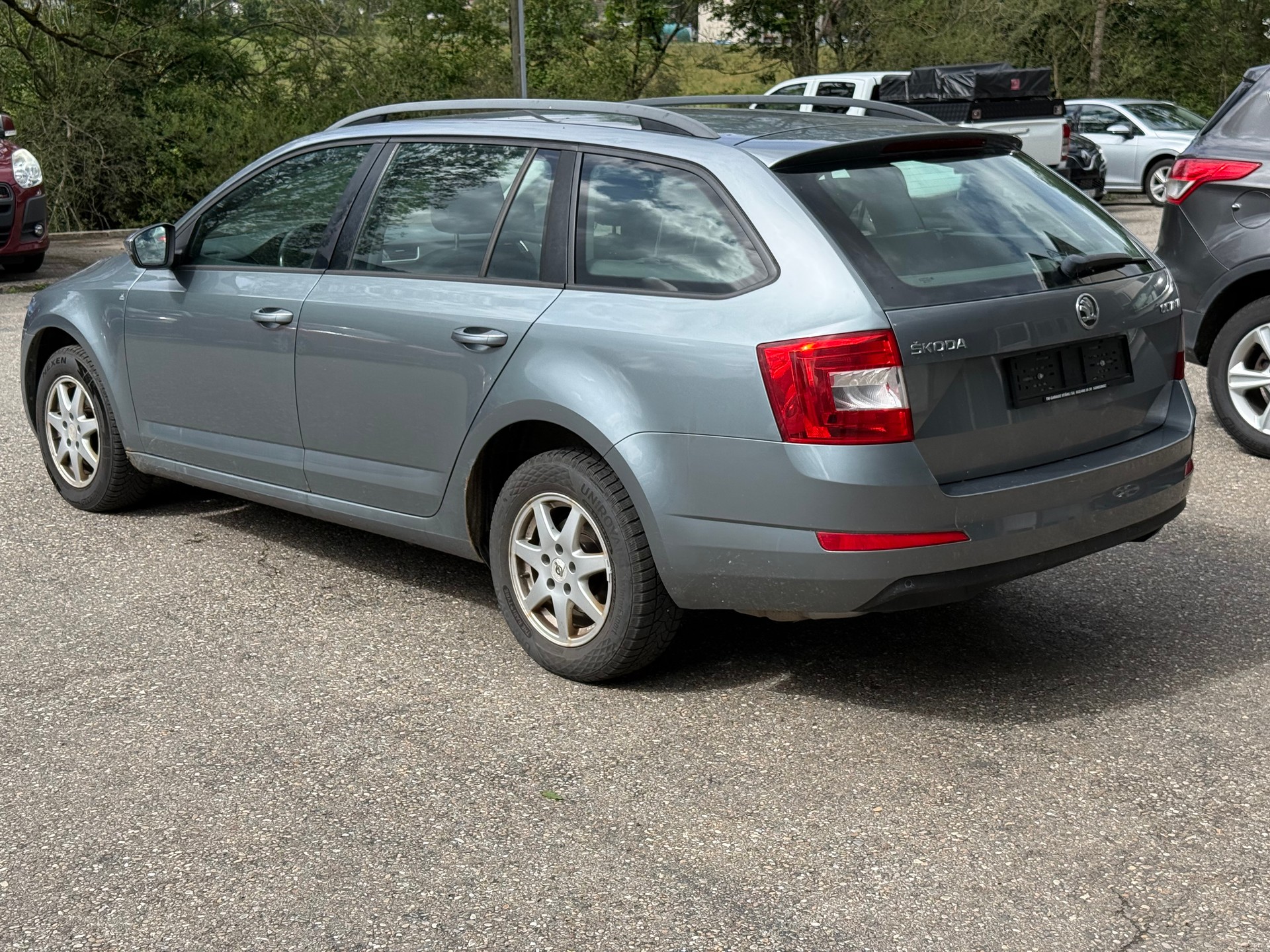 SKODA Octavia Combi 1.6 TDI Elegance 4x4-image-3