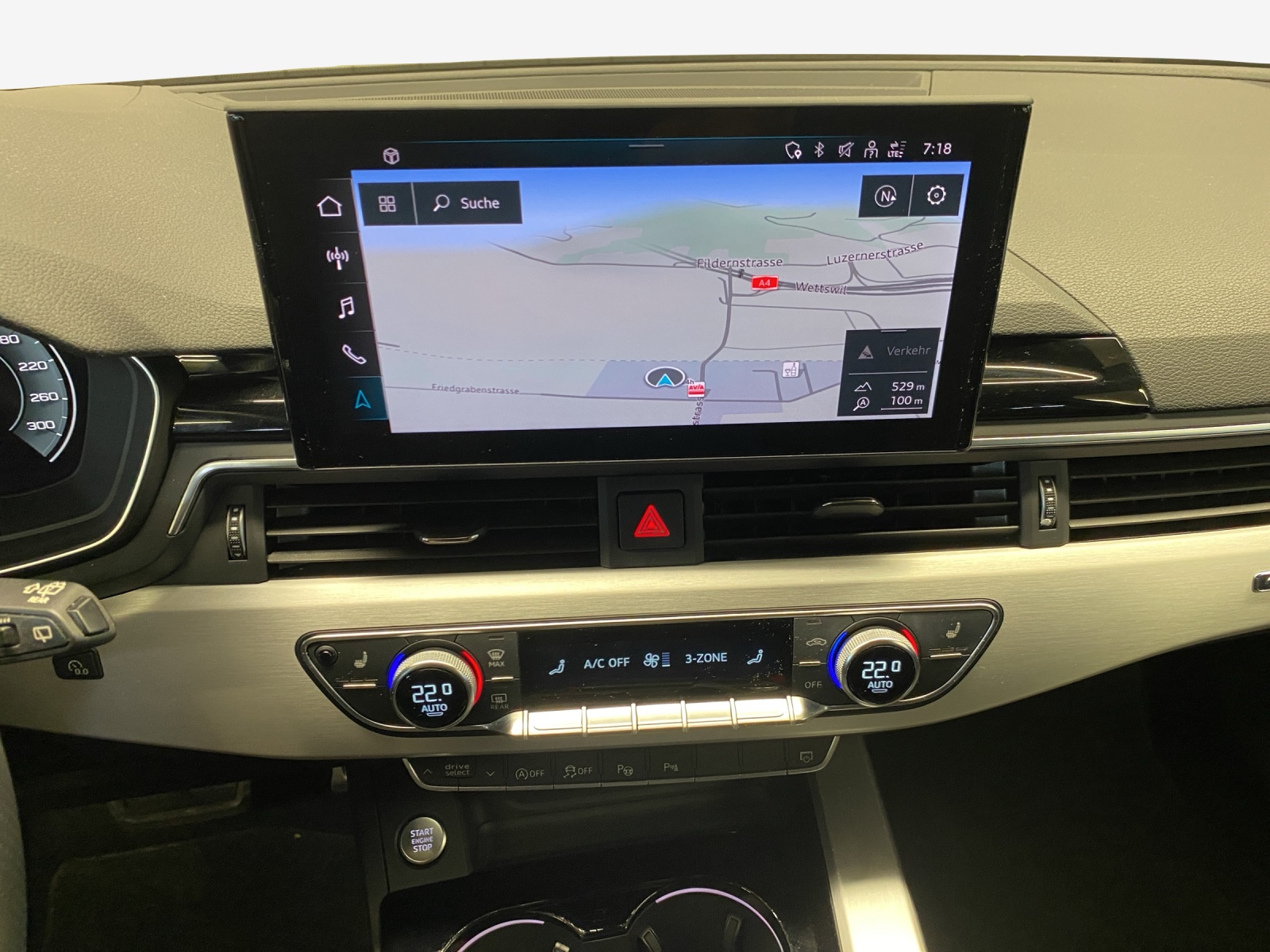 AUDI A4 Avant 40 TDI S line Attraction quattro S-tronic-image-10