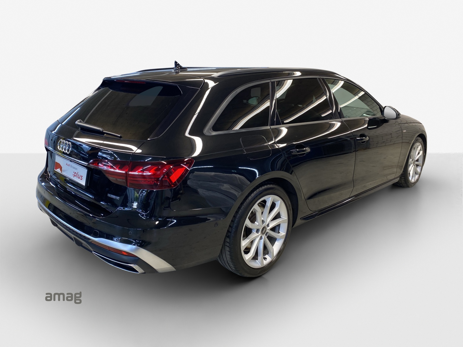 AUDI A4 Avant 40 TDI S line Attraction quattro S-tronic-image-4