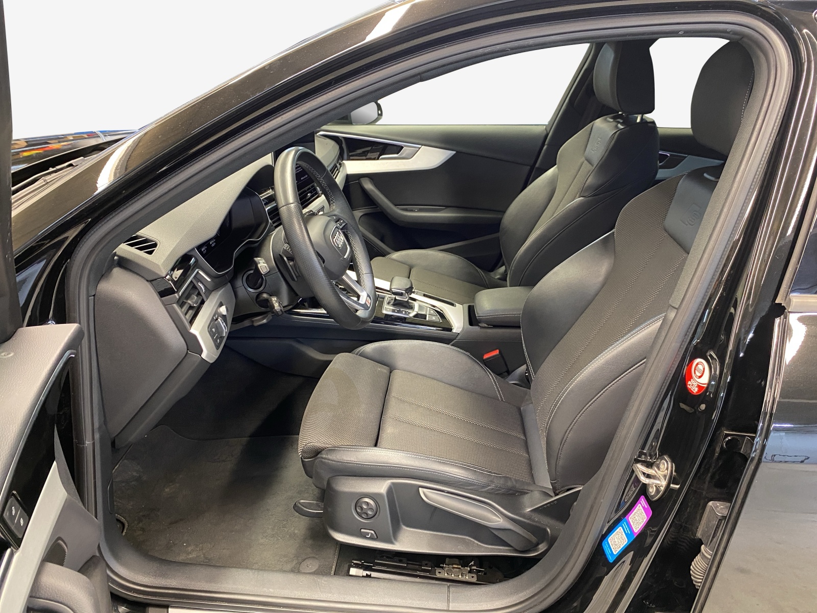 AUDI A4 Avant 40 TDI S line Attraction quattro S-tronic-image-7