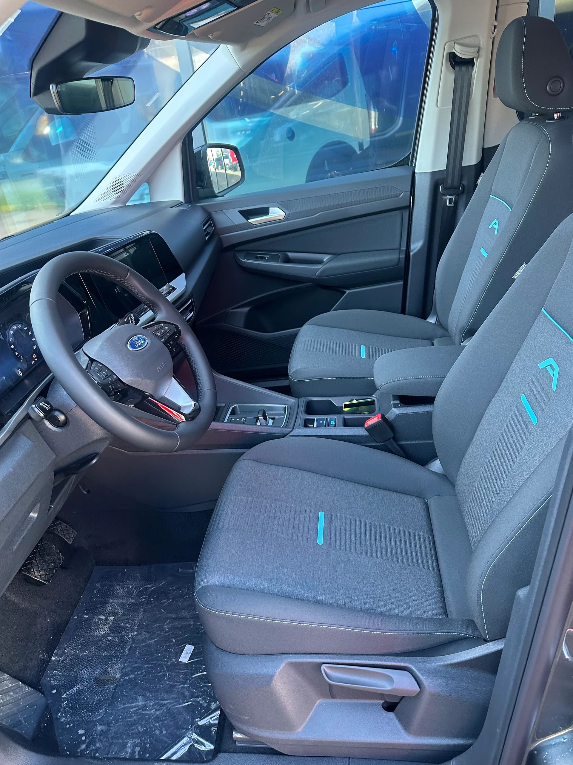 FORD TOURNEO CONNECT Grand 1.5 EcoB PHEV Active-image-9
