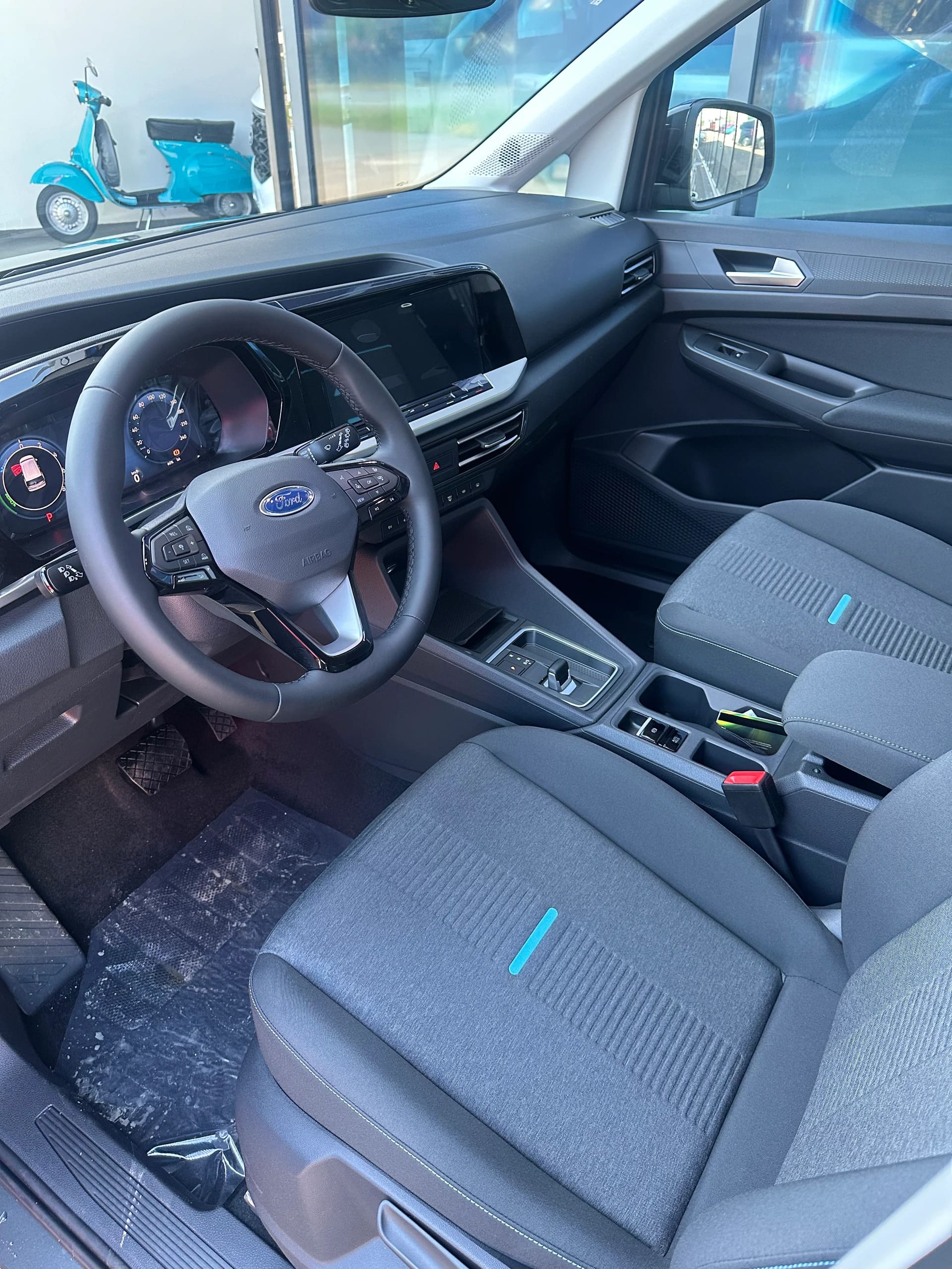 FORD TOURNEO CONNECT Grand 1.5 EcoB PHEV Active-image-10