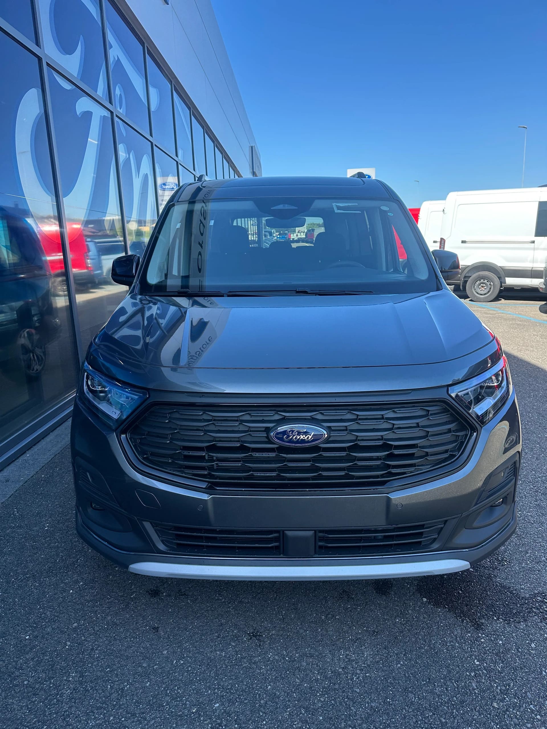 FORD TOURNEO CONNECT Grand 1.5 EcoB PHEV Active-image-8