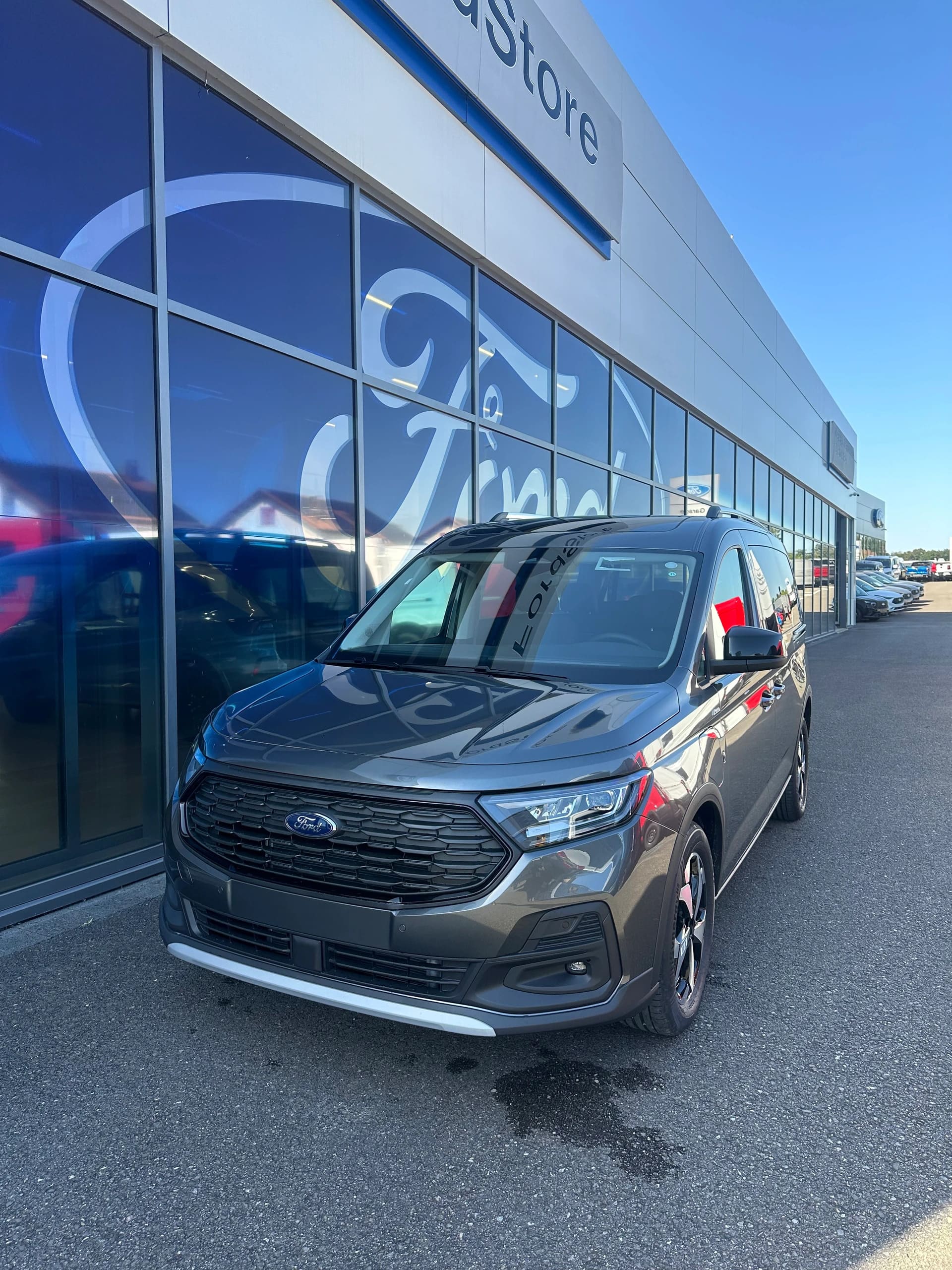 FORD TOURNEO CONNECT Grand 1.5 EcoB PHEV Active
