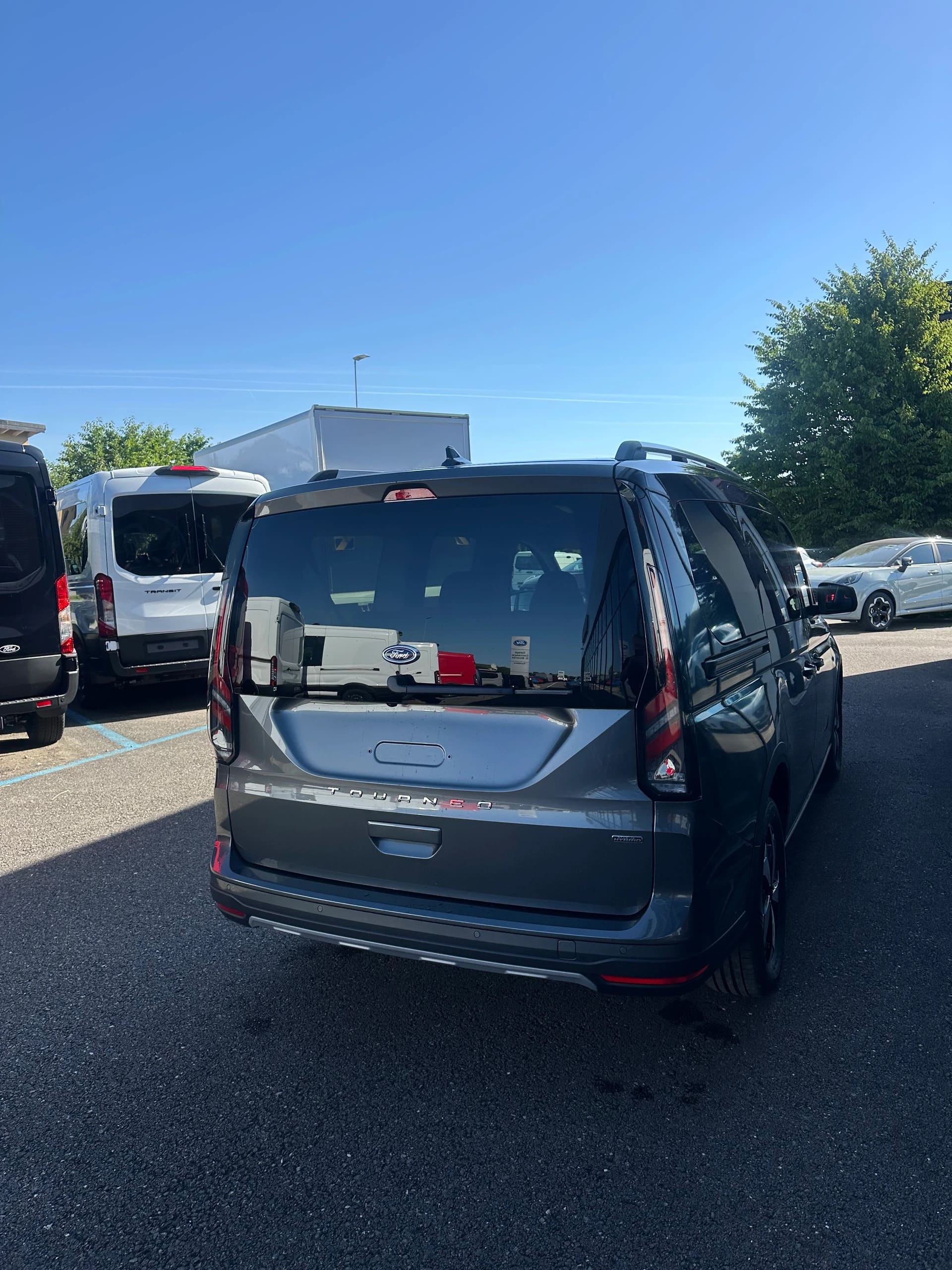 FORD TOURNEO CONNECT Grand 1.5 EcoB PHEV Active-image-6