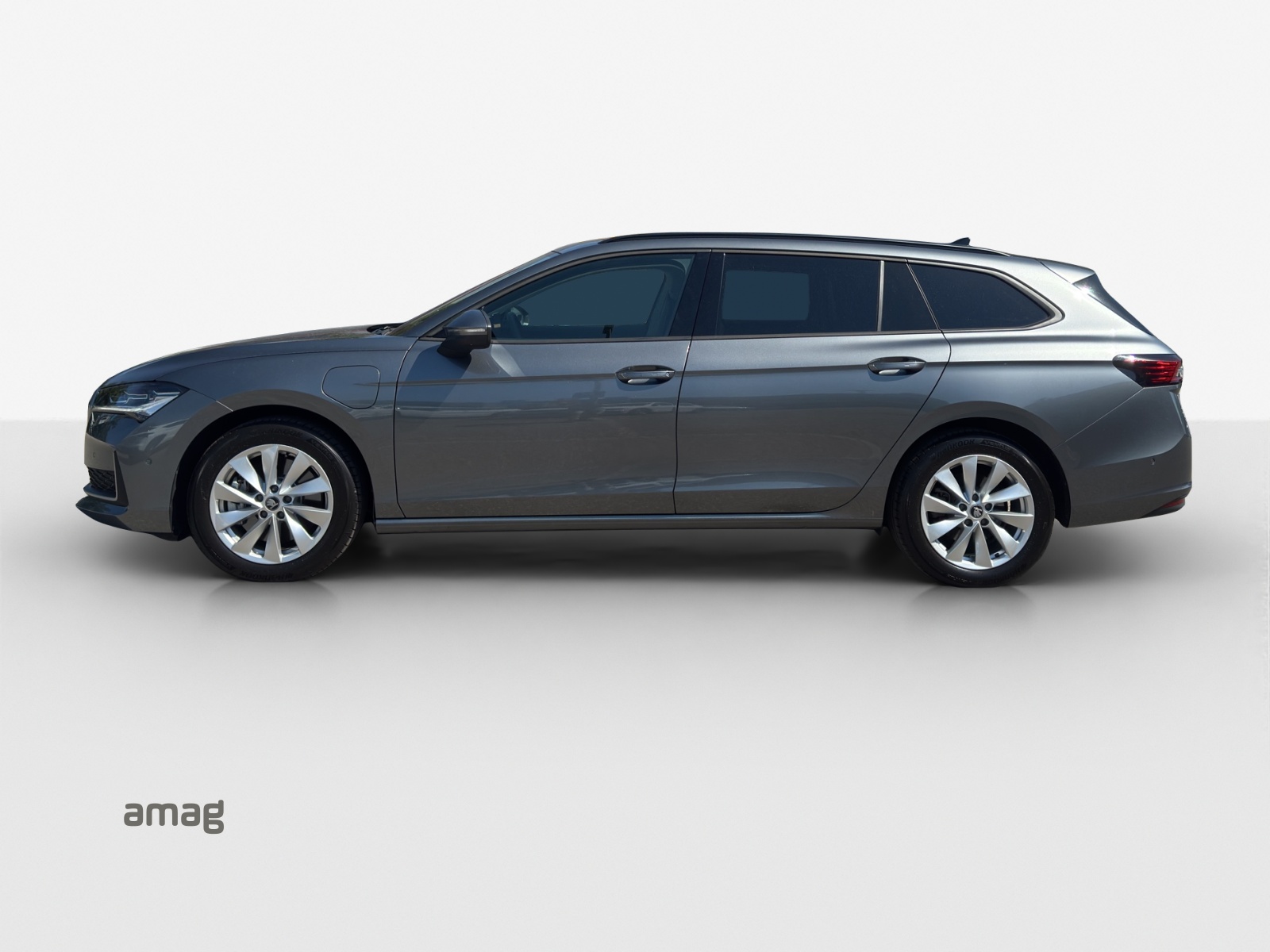 SKODA Superb Combi 1.5 TSI PHEV Selection DSG-image-1