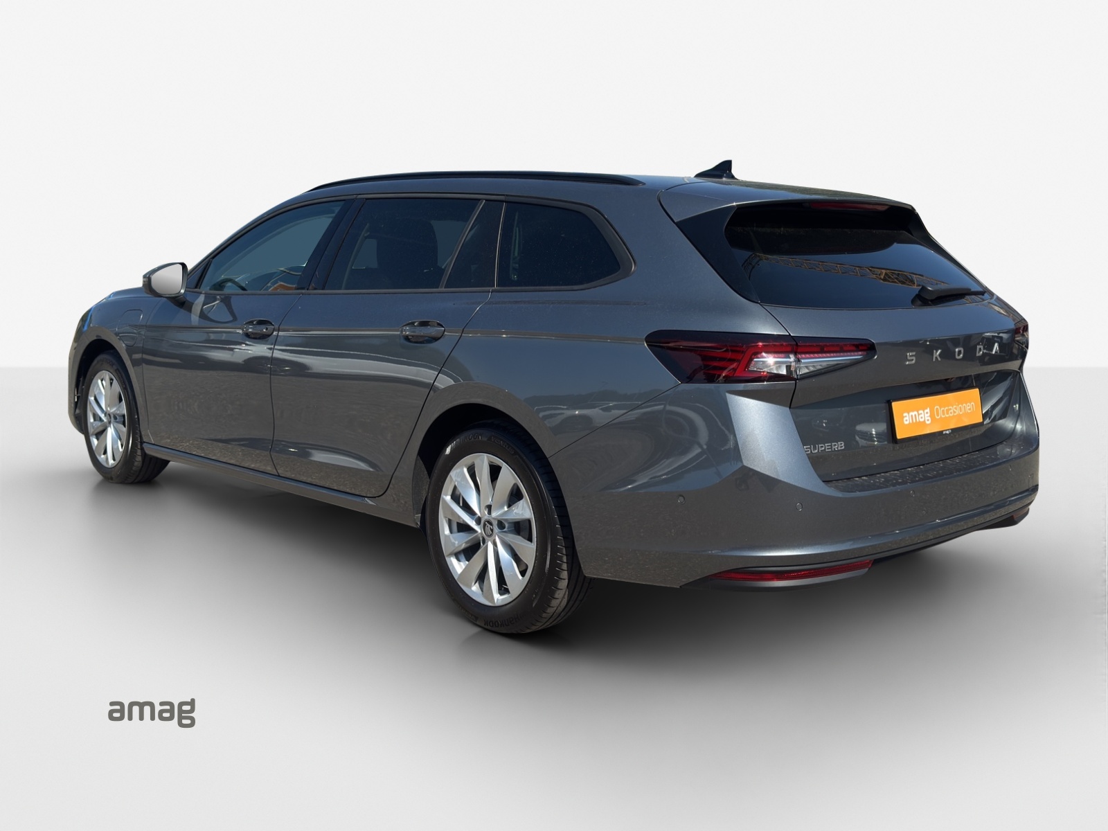 SKODA Superb Combi 1.5 TSI PHEV Selection DSG-image-2