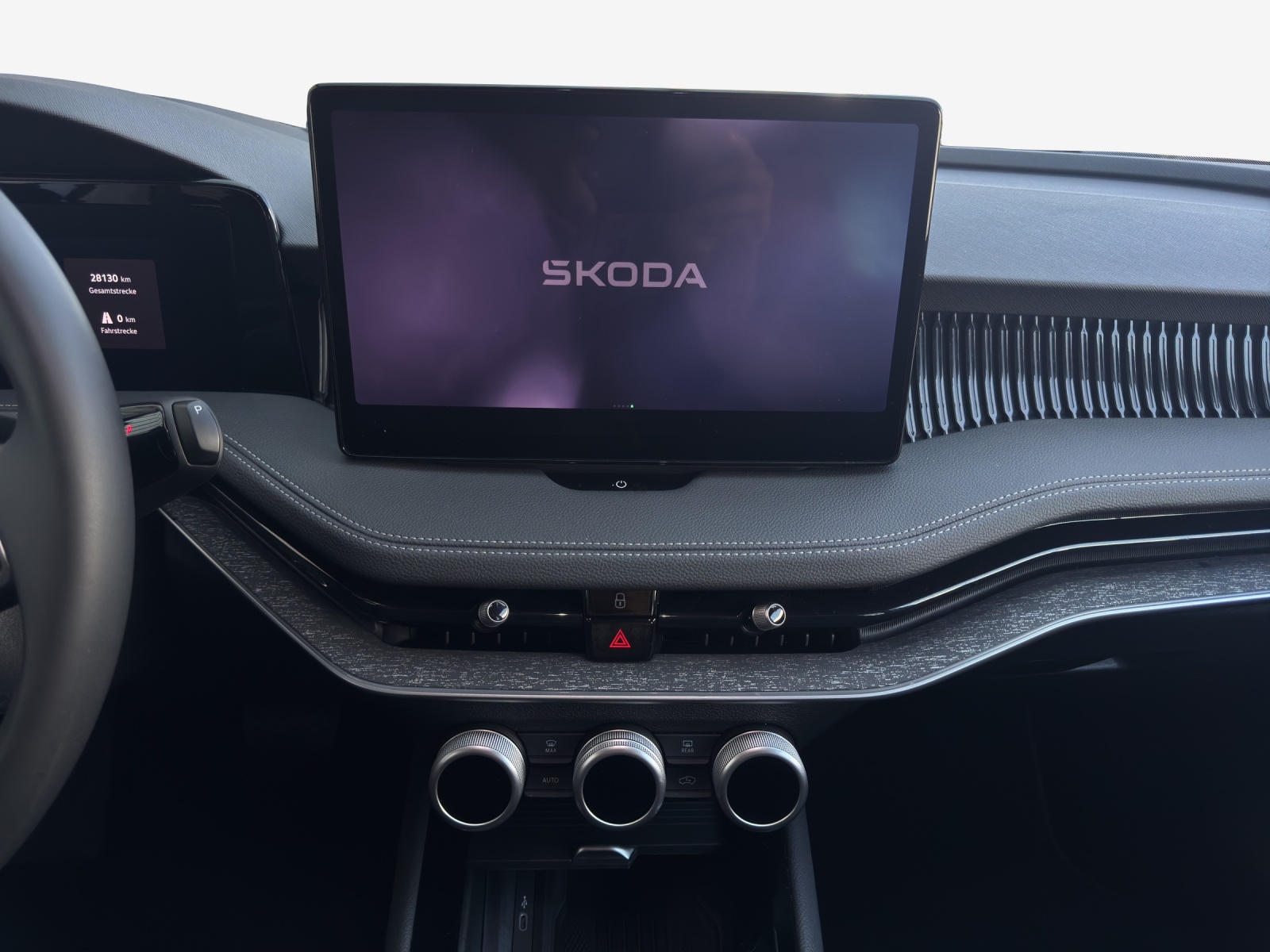 SKODA Superb Combi 1.5 TSI PHEV Selection DSG-image-10