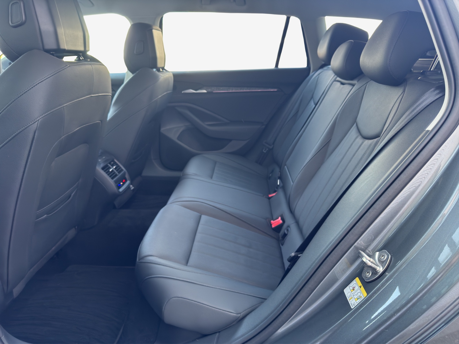 SKODA Superb Combi 1.5 TSI PHEV Selection DSG-image-11