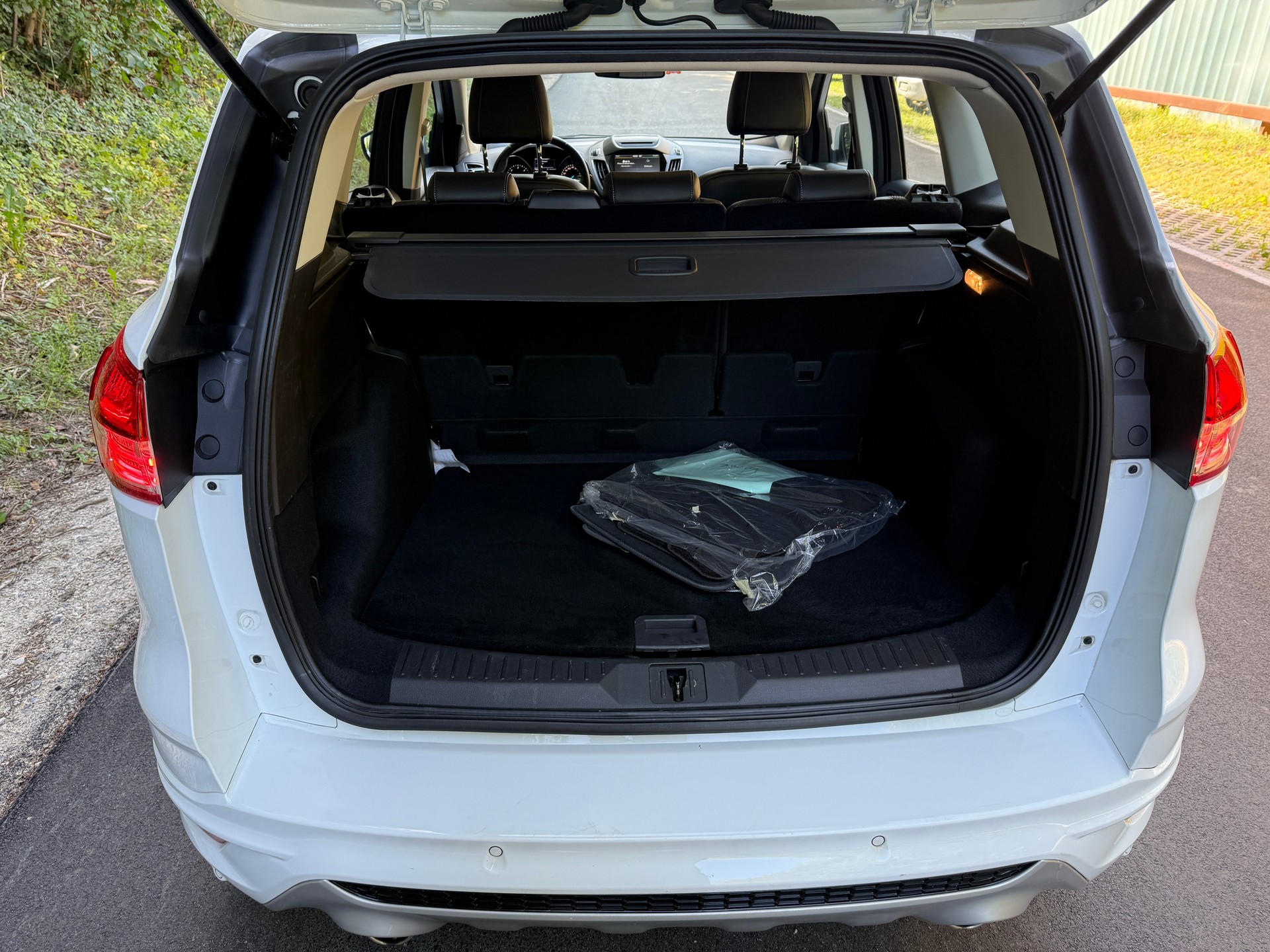 FORD Kuga 2.0 TDCi Titanium S 4WD PowerShift-image-6