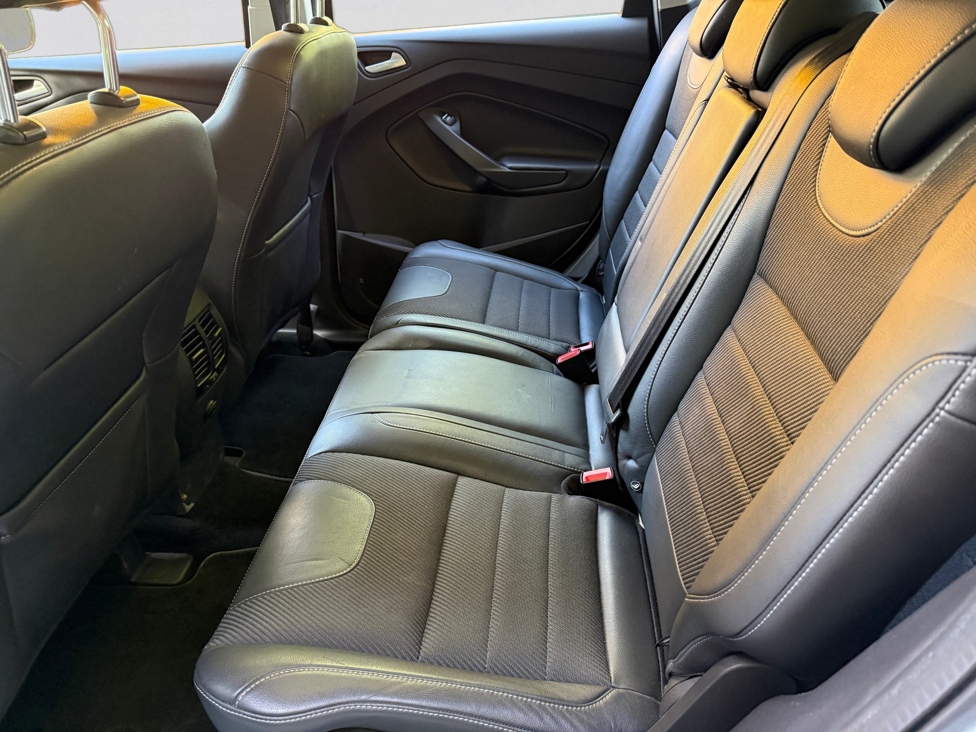 FORD Kuga 2.0 TDCi Titanium S 4WD PowerShift-image-10