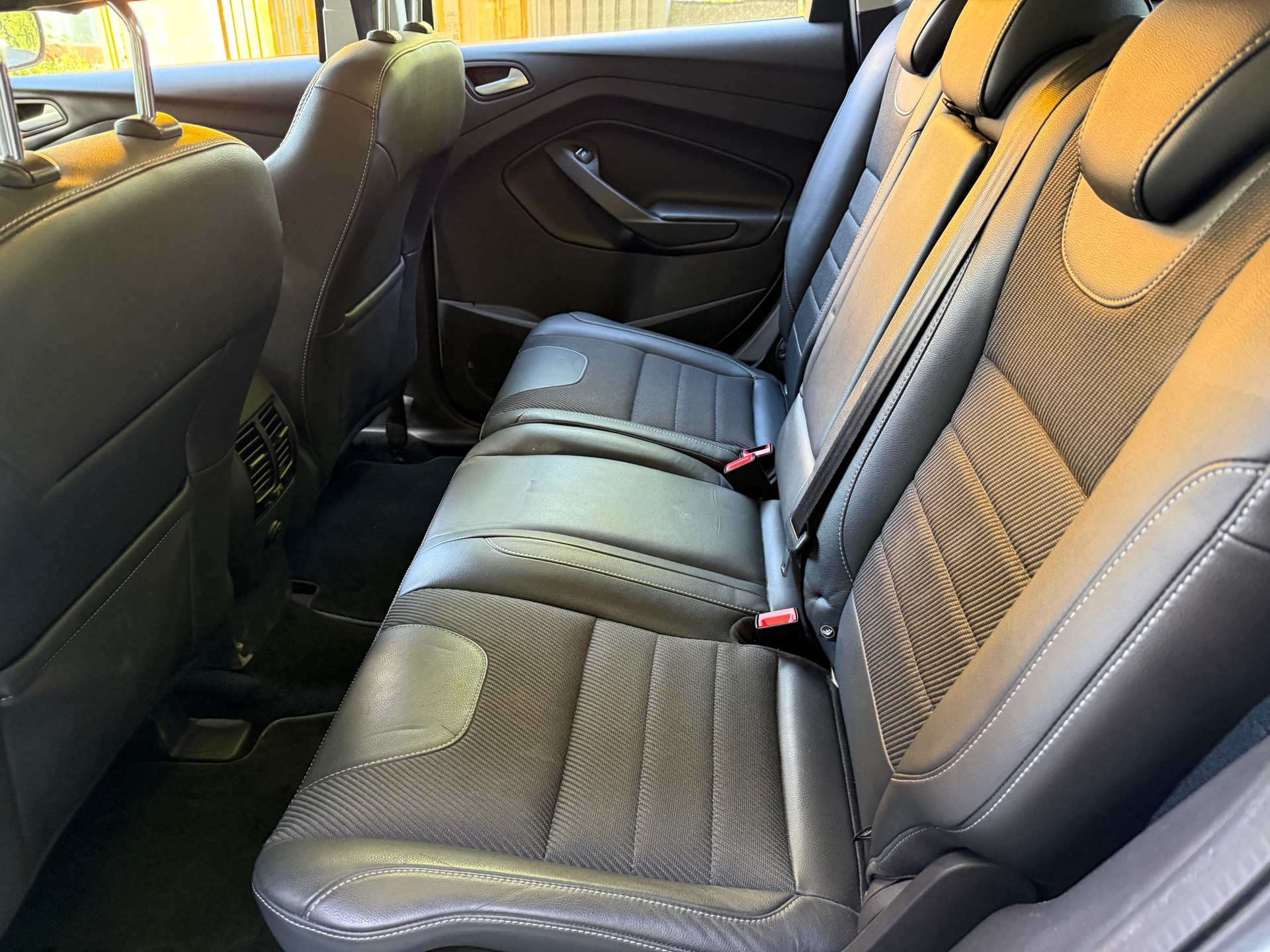 FORD Kuga 2.0 TDCi Titanium S 4WD PowerShift-image-10