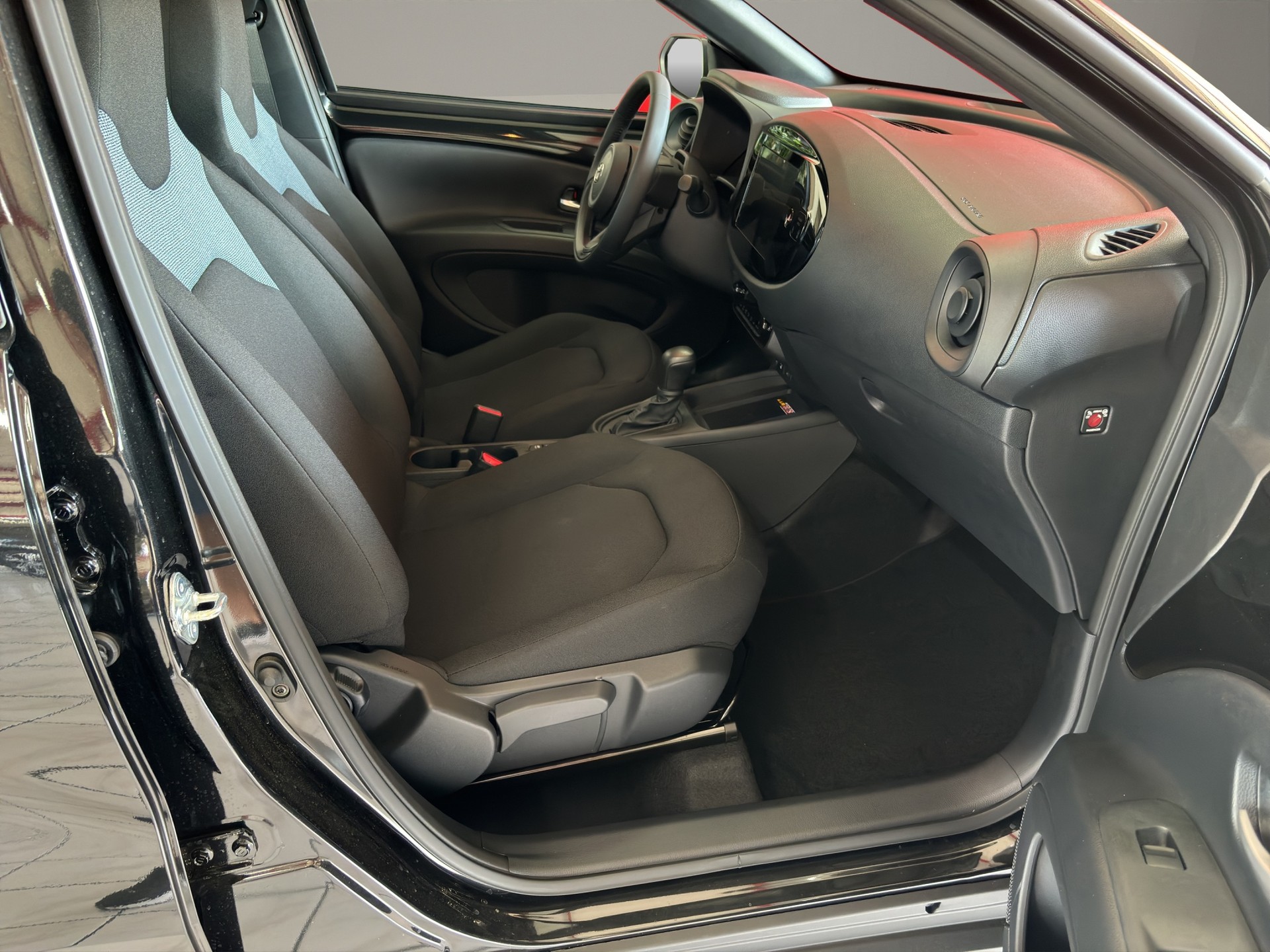 TOYOTA Aygo X 1.5 VVT-i HSD Trend e-CVT-image-16